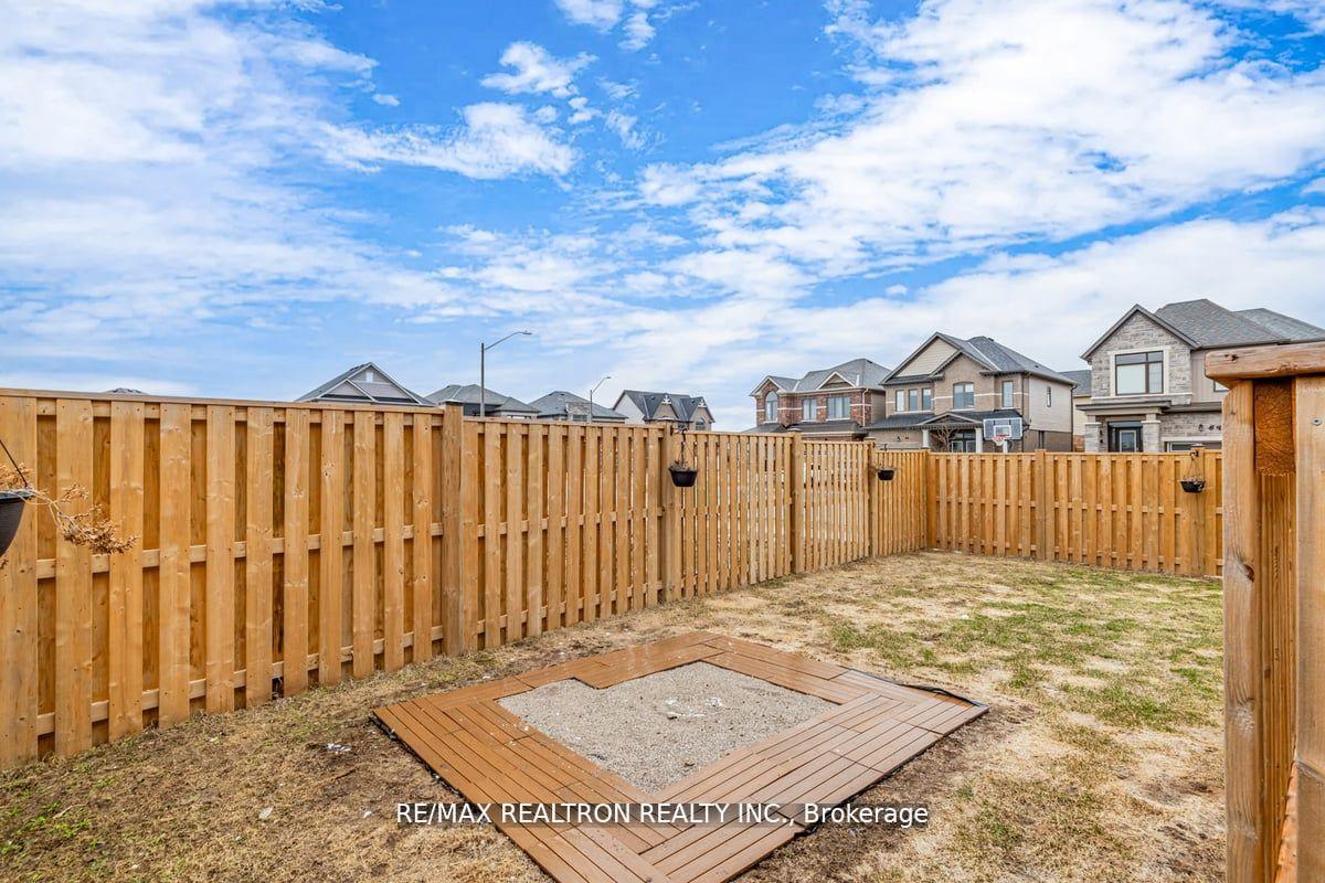 Photo 33 of 47 Alnwick Street, Barrie, Rural Barrie Southeast — HOMEH