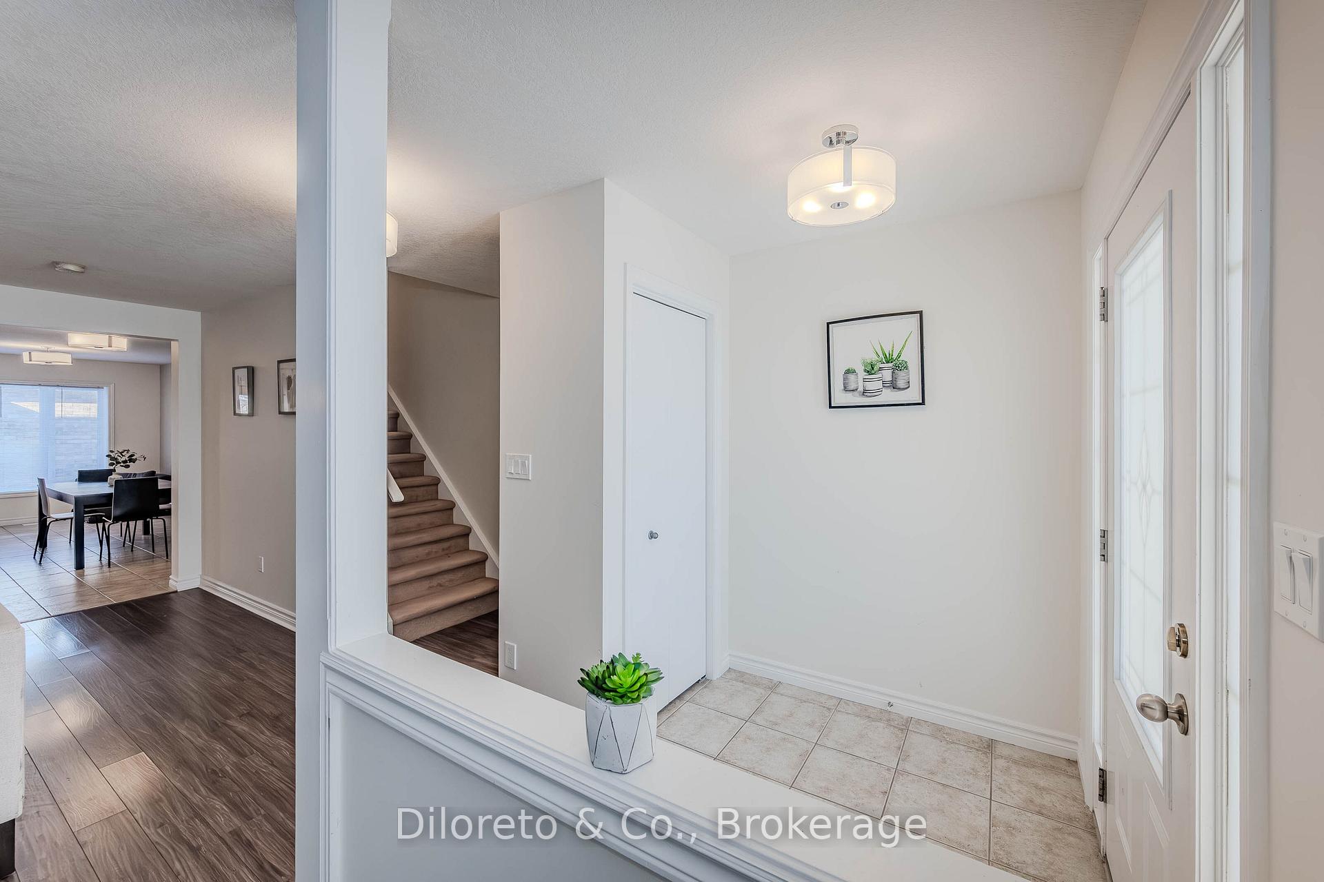 Photo 5 of Unit 46, 20 Shackleton Drive, Guelph, Grange Road — HOMEH