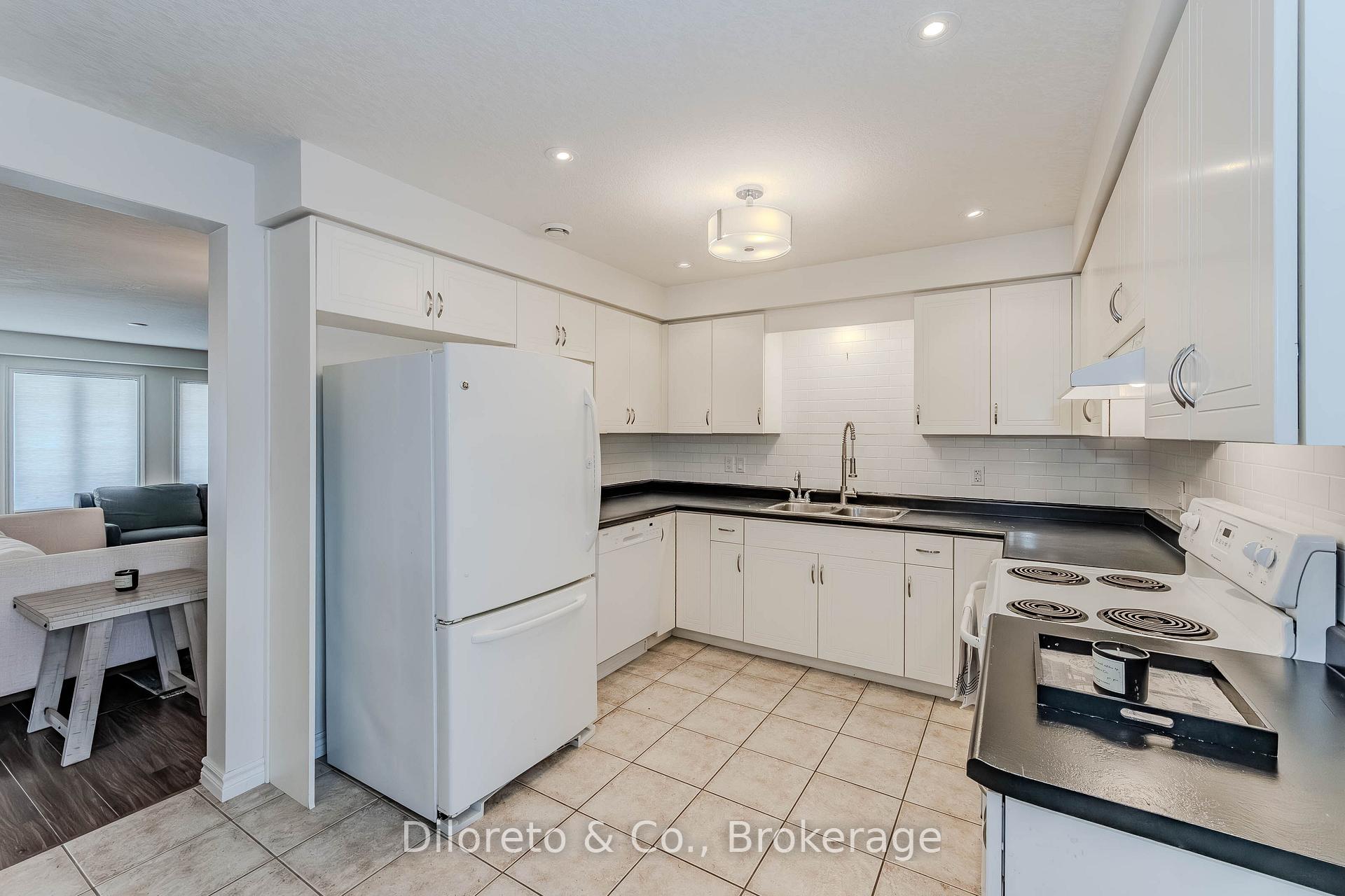 Photo 10 of Unit 46, 20 Shackleton Drive, Guelph, Grange Road — HOMEH