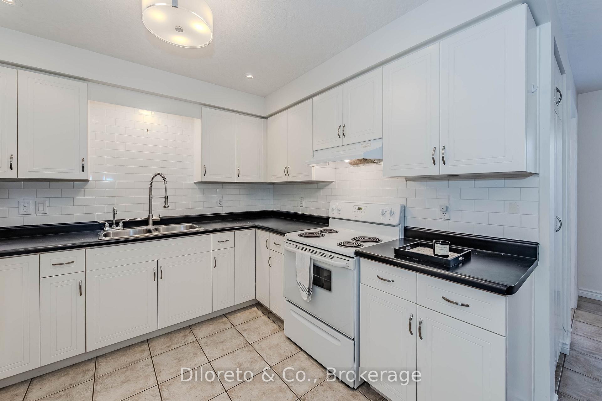 Photo 12 of Unit 46, 20 Shackleton Drive, Guelph, Grange Road — HOMEH