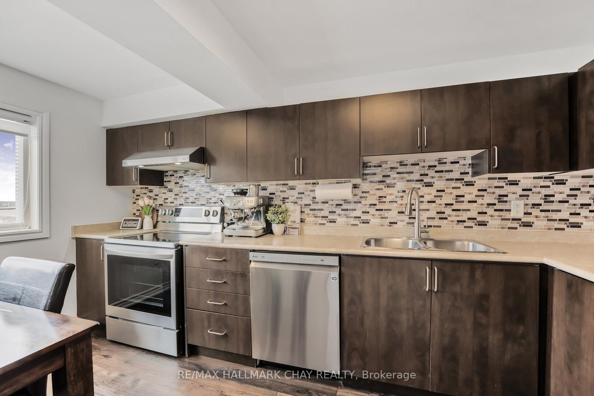Photo 7 of Unit 6, 83 Goodwin Drive, Barrie, Painswick South — HOMEH