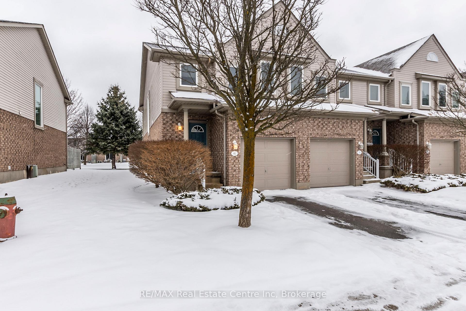 Photo 3 of 61 Roehampton Crescent W, Guelph, Pineridge/Westminster Woods — HOMEH