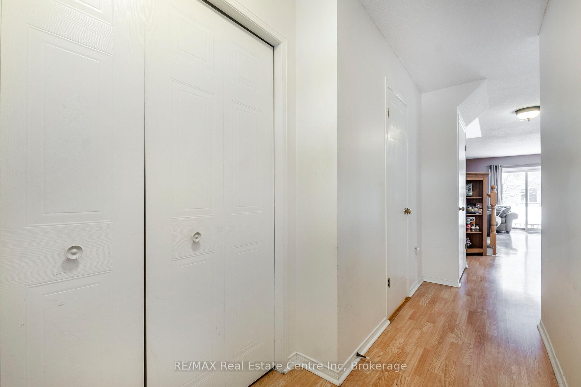 Photo 5 of 61 Roehampton Crescent W, Guelph, Pineridge/Westminster Woods — HOMEH