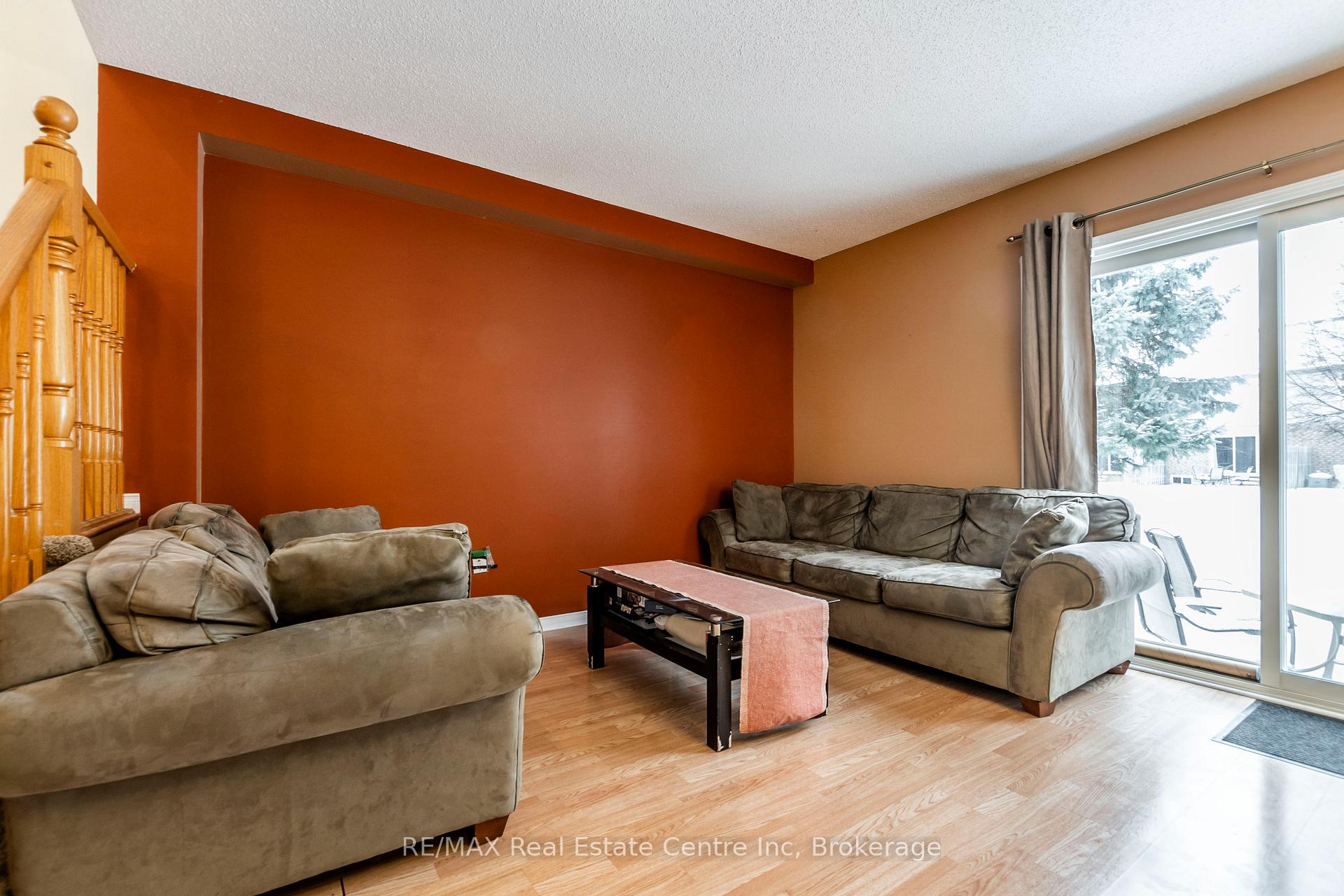 Photo 11 of 61 Roehampton Crescent W, Guelph, Pineridge/Westminster Woods — HOMEH