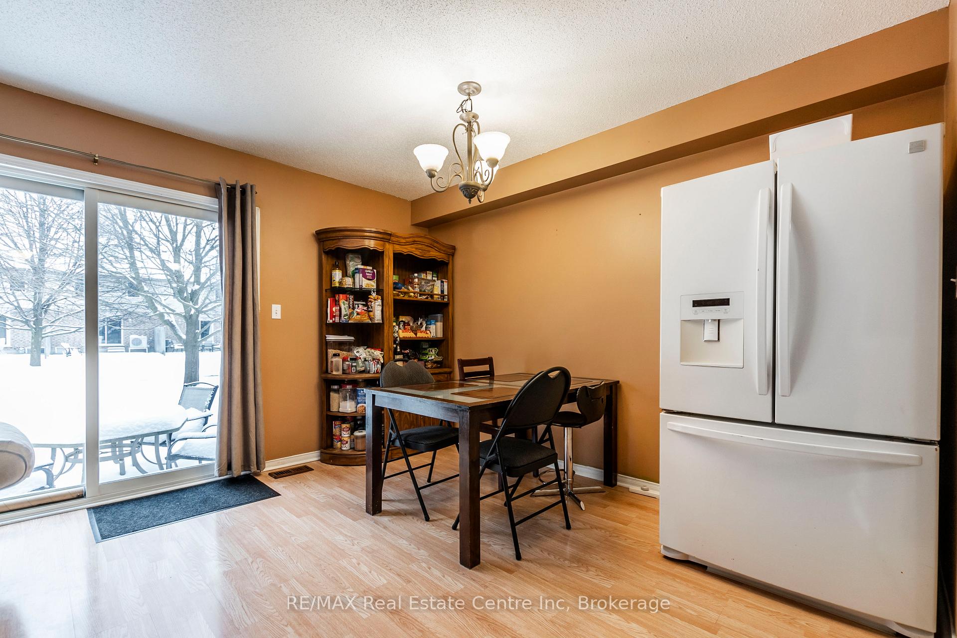 Photo 12 of 61 Roehampton Crescent W, Guelph, Pineridge/Westminster Woods — HOMEH
