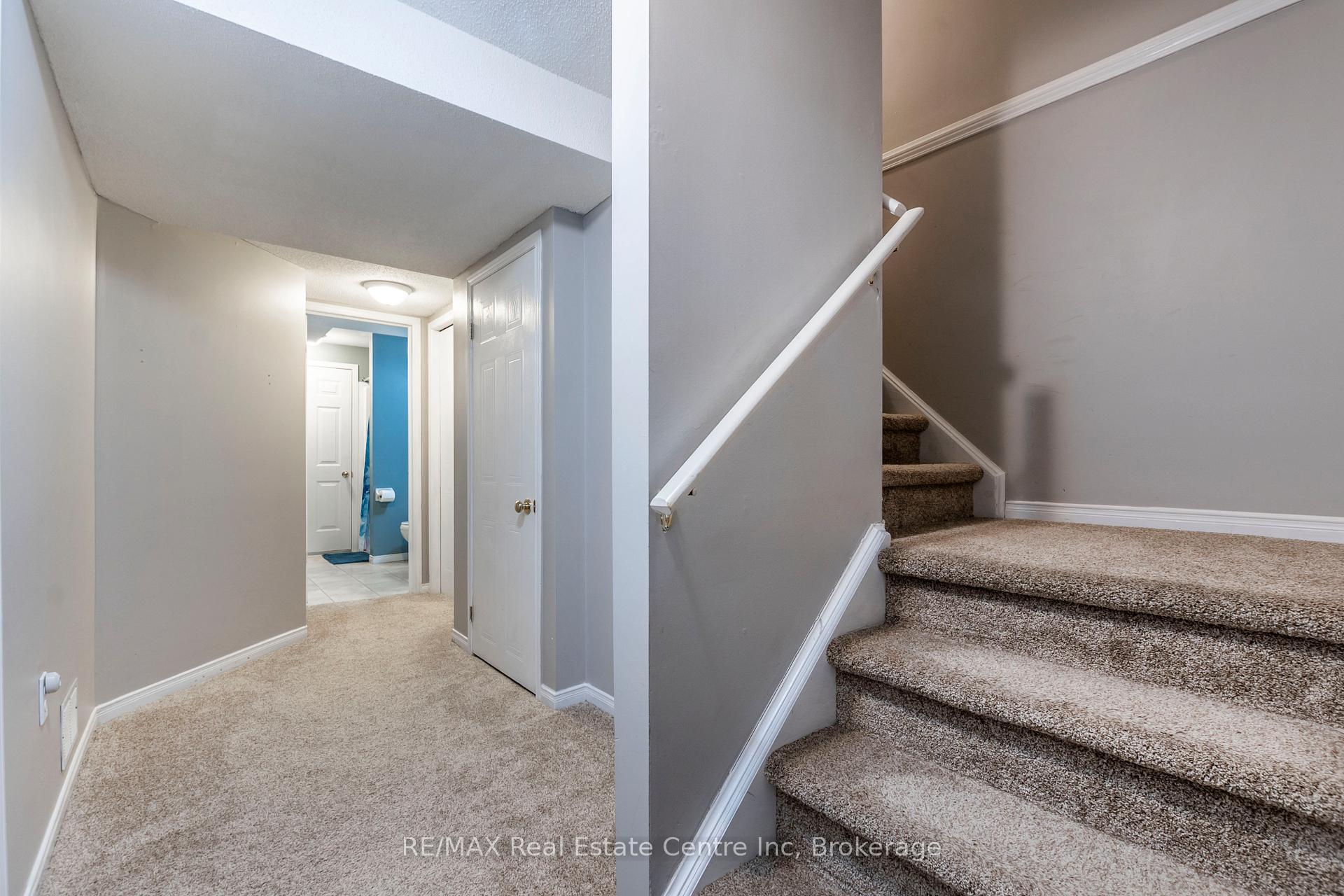 Photo 26 of 61 Roehampton Crescent W, Guelph, Pineridge/Westminster Woods — HOMEH