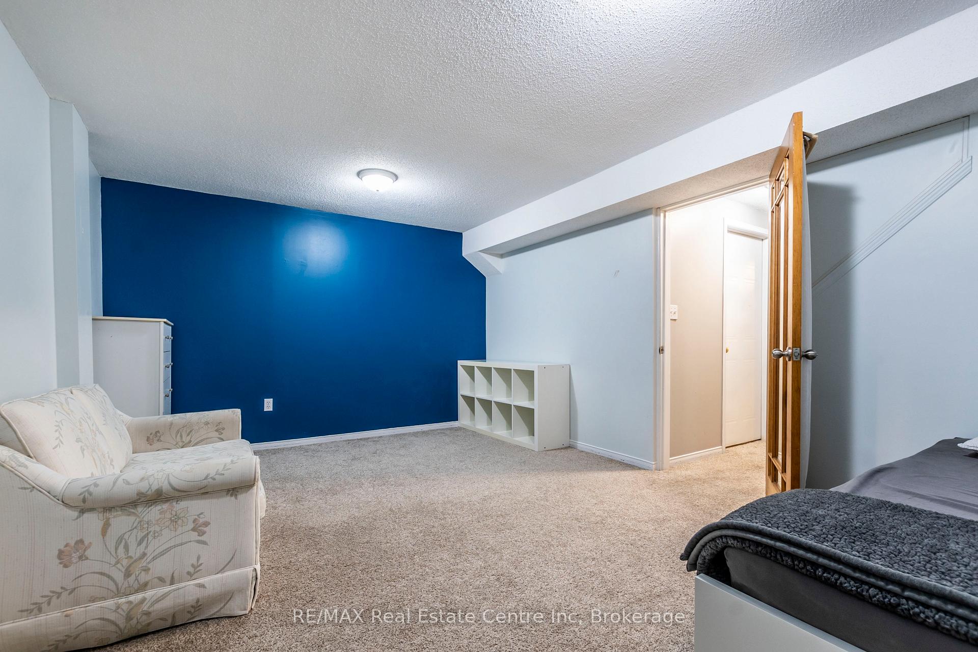 Photo 28 of 61 Roehampton Crescent W, Guelph, Pineridge/Westminster Woods — HOMEH