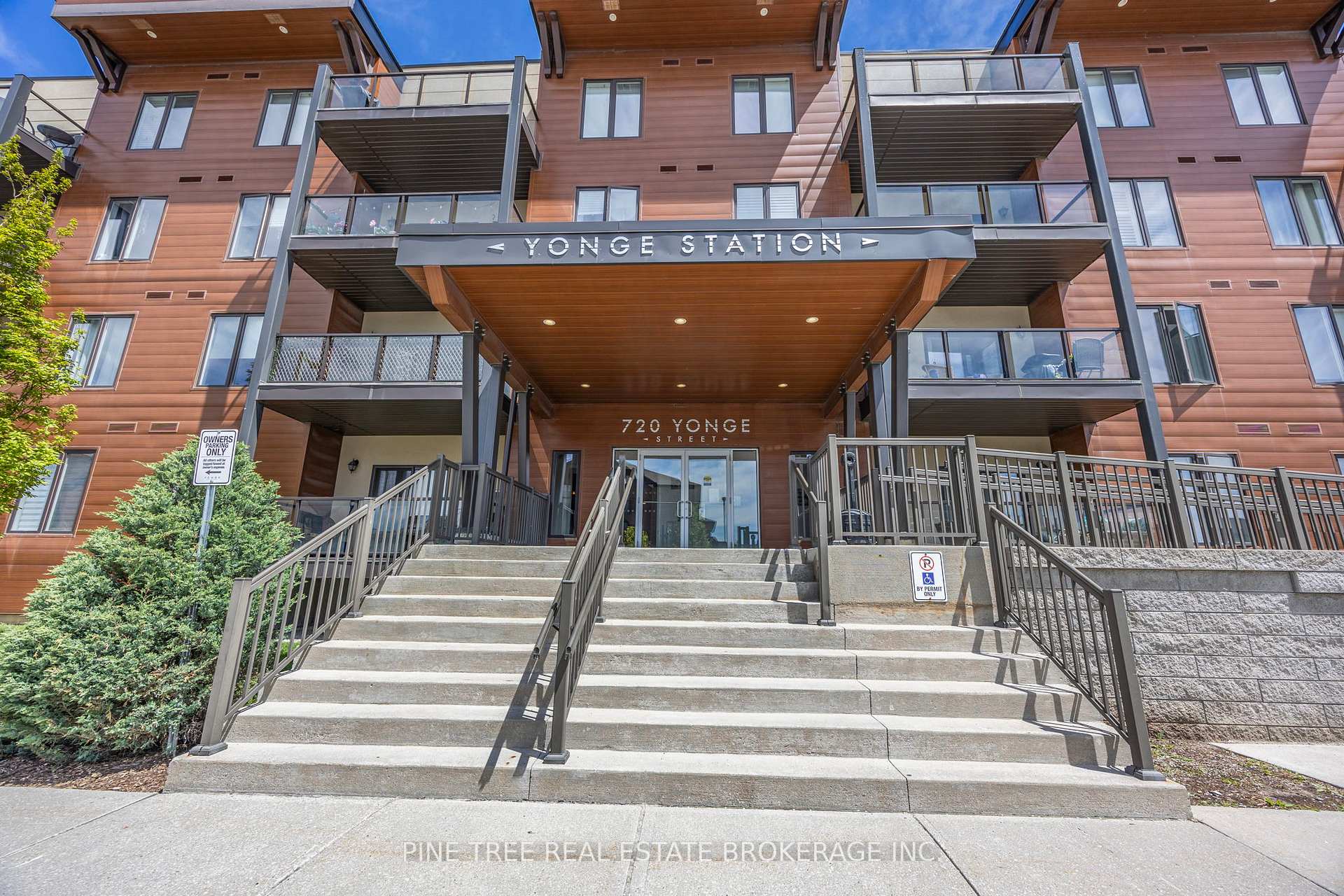 Photo 2 of Unit 205, 720 Yonge Street, Barrie, Painswick South — HOMEH