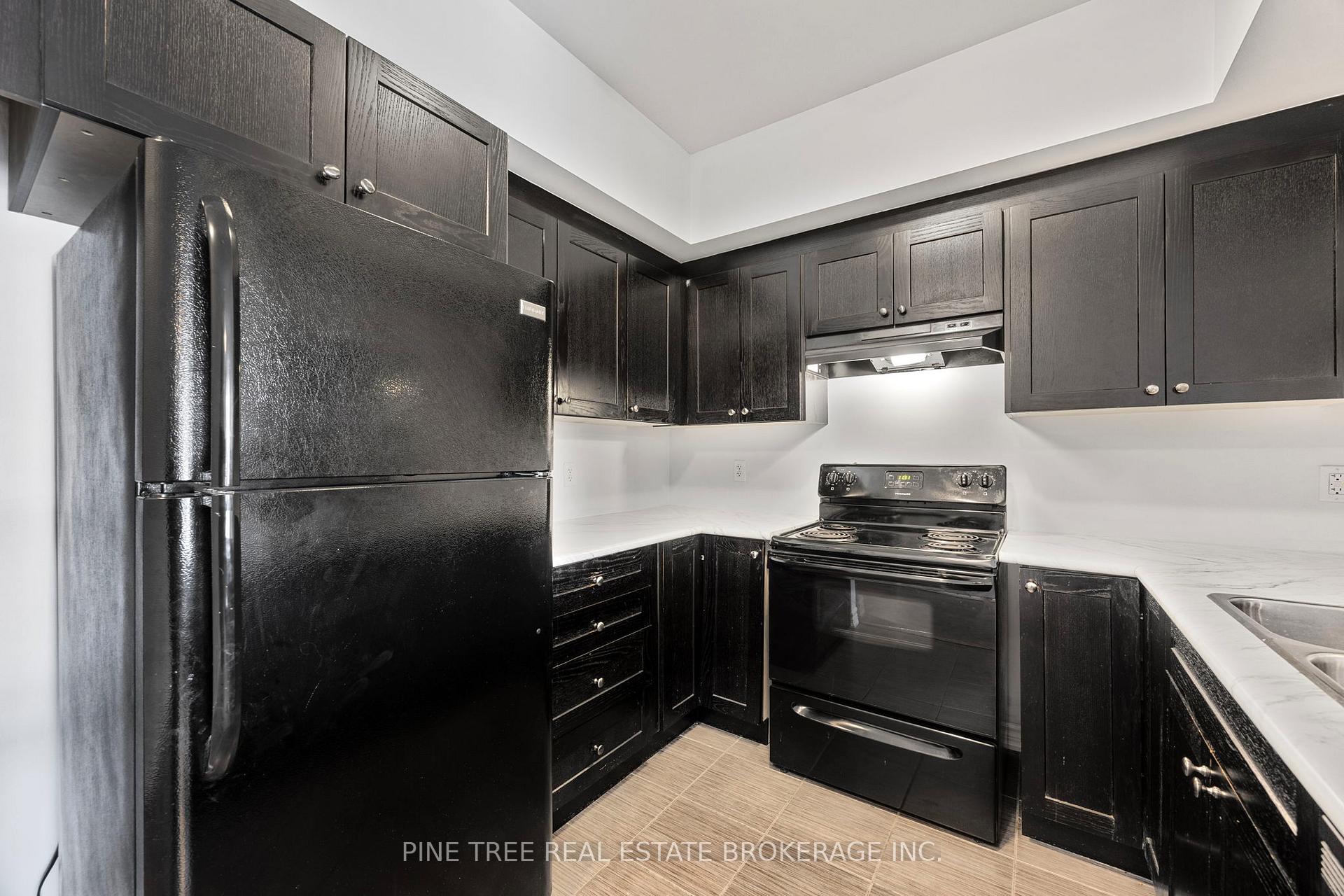 Photo 8 of Unit 205, 720 Yonge Street, Barrie, Painswick South — HOMEH