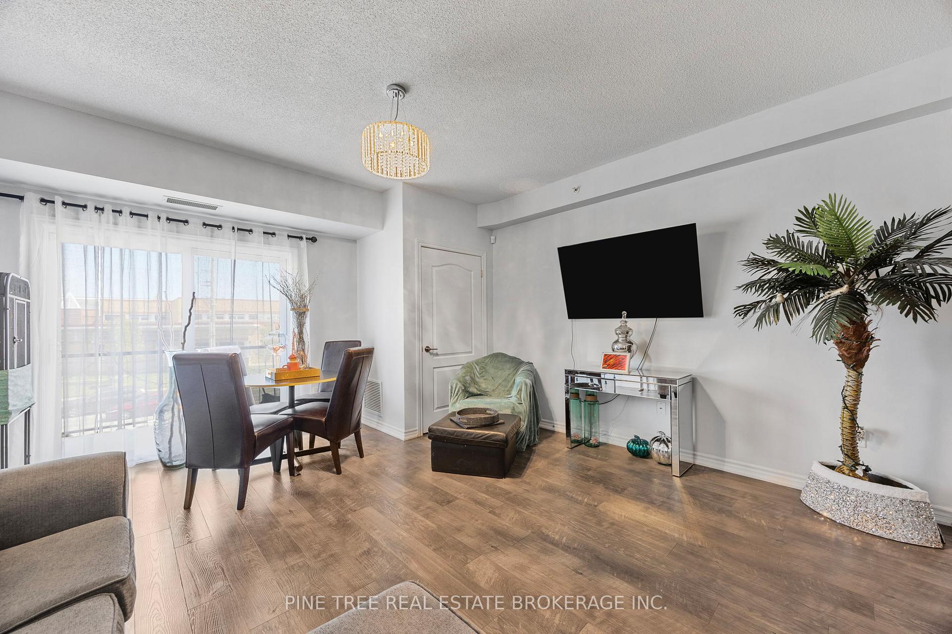 Photo 11 of Unit 205, 720 Yonge Street, Barrie, Painswick South — HOMEH