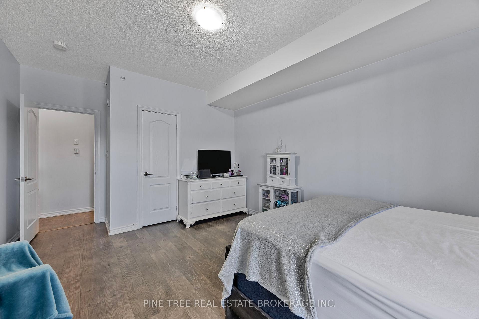 Photo 23 of Unit 205, 720 Yonge Street, Barrie, Painswick South — HOMEH
