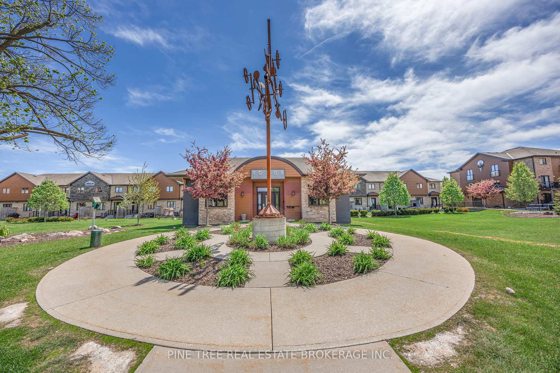 Photo 31 of Unit 205, 720 Yonge Street, Barrie, Painswick South — HOMEH