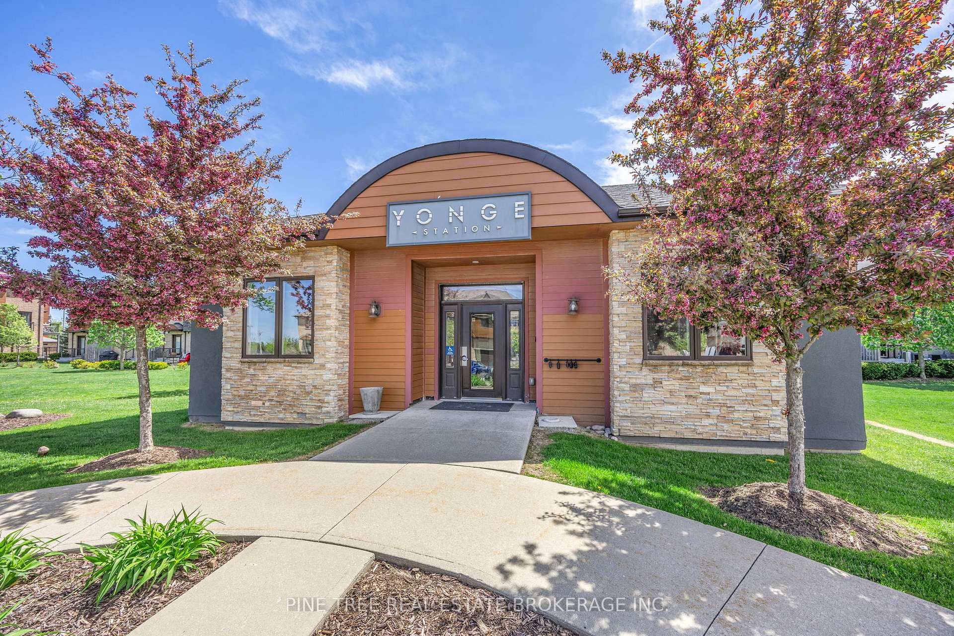 Photo 32 of Unit 205, 720 Yonge Street, Barrie, Painswick South — HOMEH