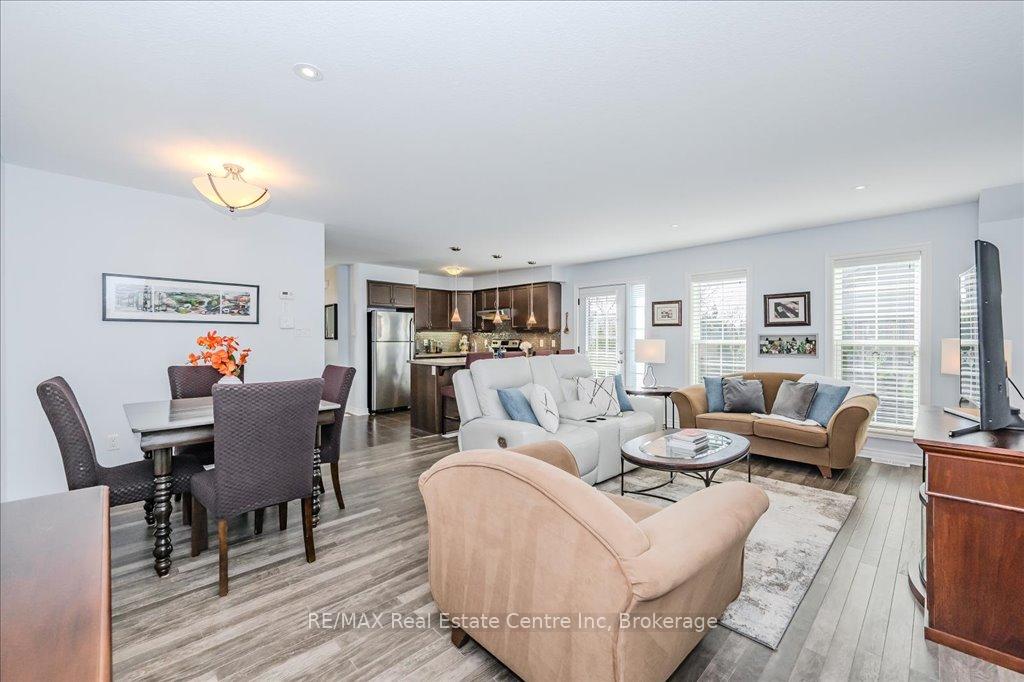 Photo 6 of Unit 16, 100 Frederick Drive, Guelph, Pineridge/Westminster Woods — HOMEH