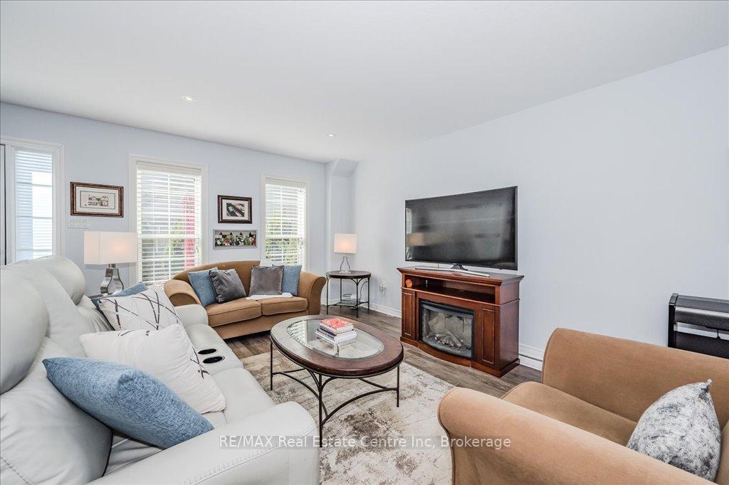 Photo 7 of Unit 16, 100 Frederick Drive, Guelph, Pineridge/Westminster Woods — HOMEH