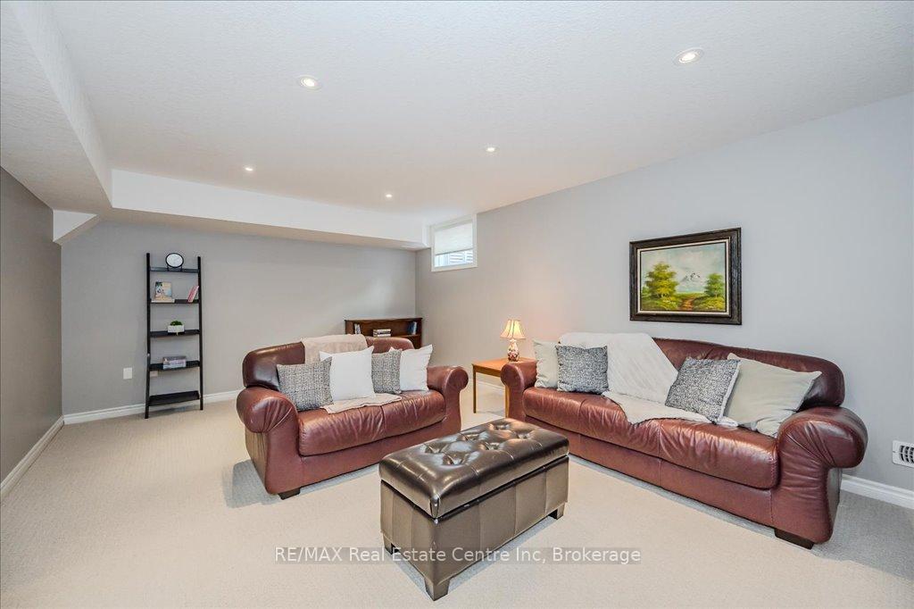 Photo 15 of Unit 16, 100 Frederick Drive, Guelph, Pineridge/Westminster Woods — HOMEH