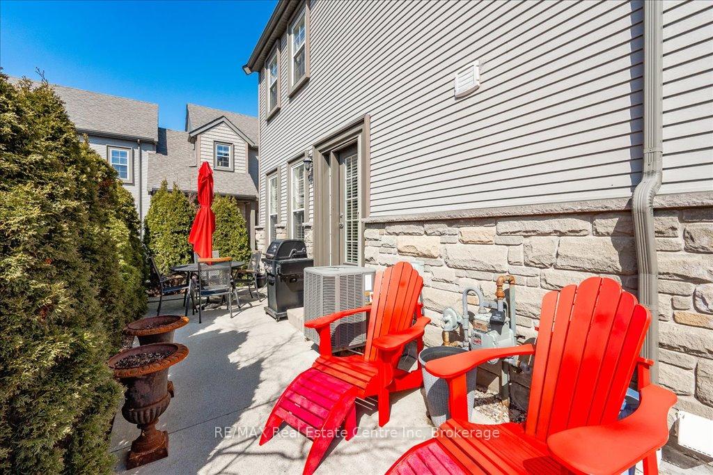 Photo 19 of Unit 16, 100 Frederick Drive, Guelph, Pineridge/Westminster Woods — HOMEH
