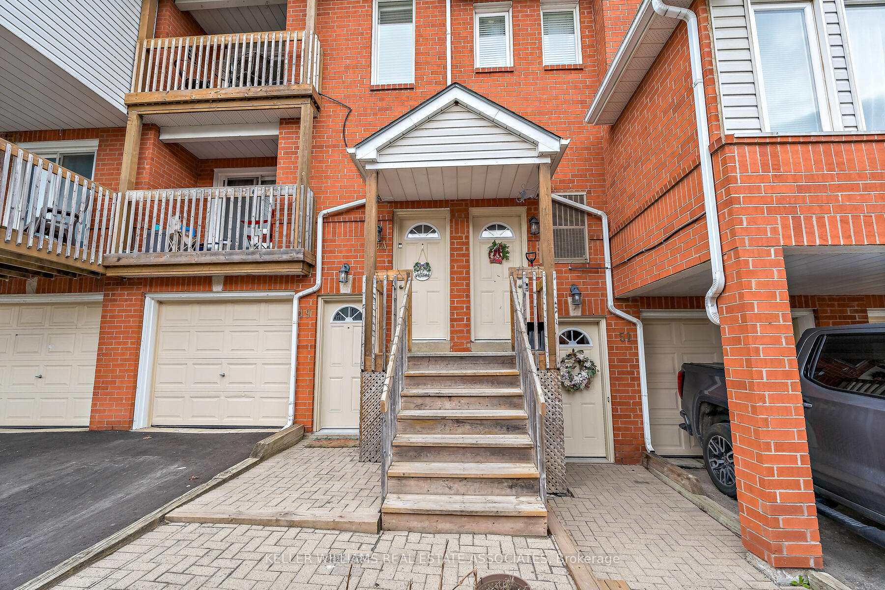 Photo 2 of 49A Wylie Circle, Halton Hills, Georgetown — HOMEH