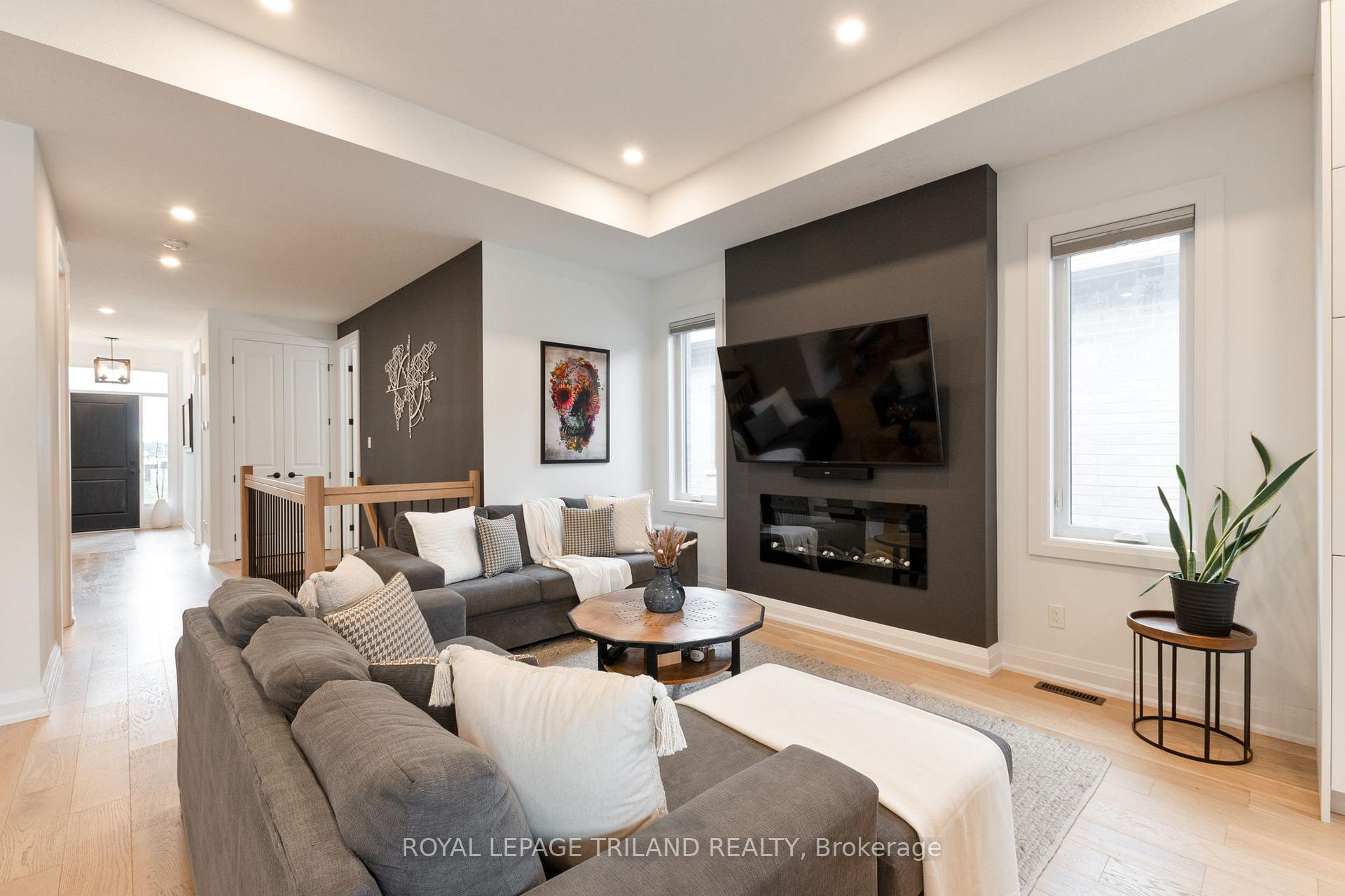 Photo 6 of Unit 2, 383 Daventry Way, Middlesex Centre, Kilworth — HOMEH