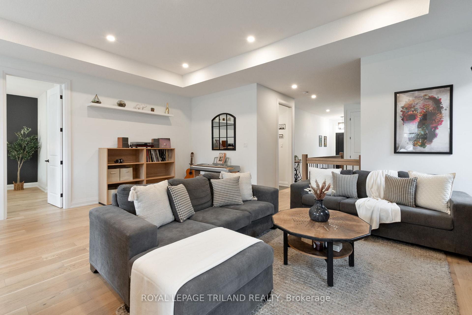 Photo 10 of Unit 2, 383 Daventry Way, Middlesex Centre, Kilworth — HOMEH
