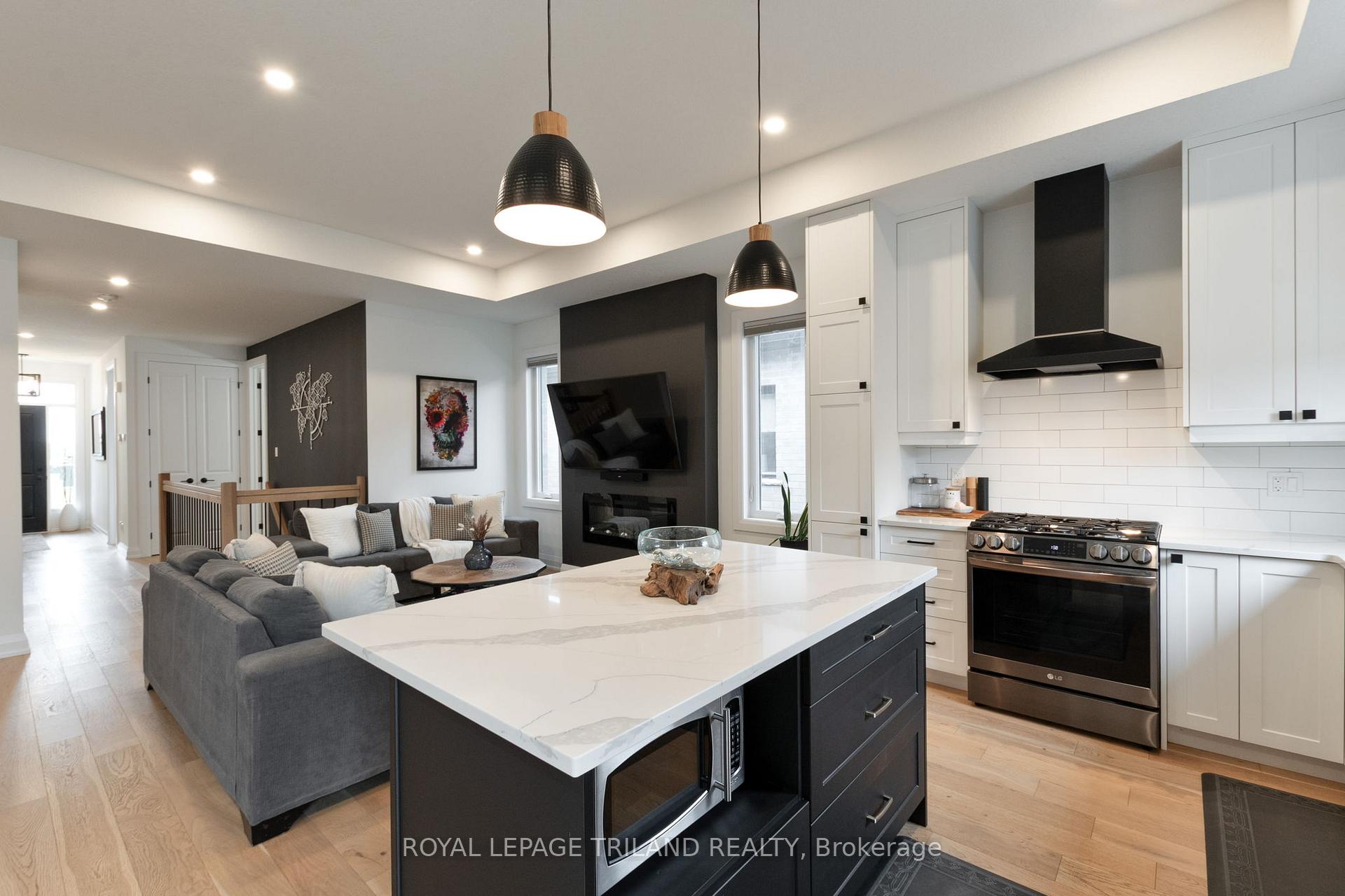 Photo 14 of Unit 2, 383 Daventry Way, Middlesex Centre, Kilworth — HOMEH