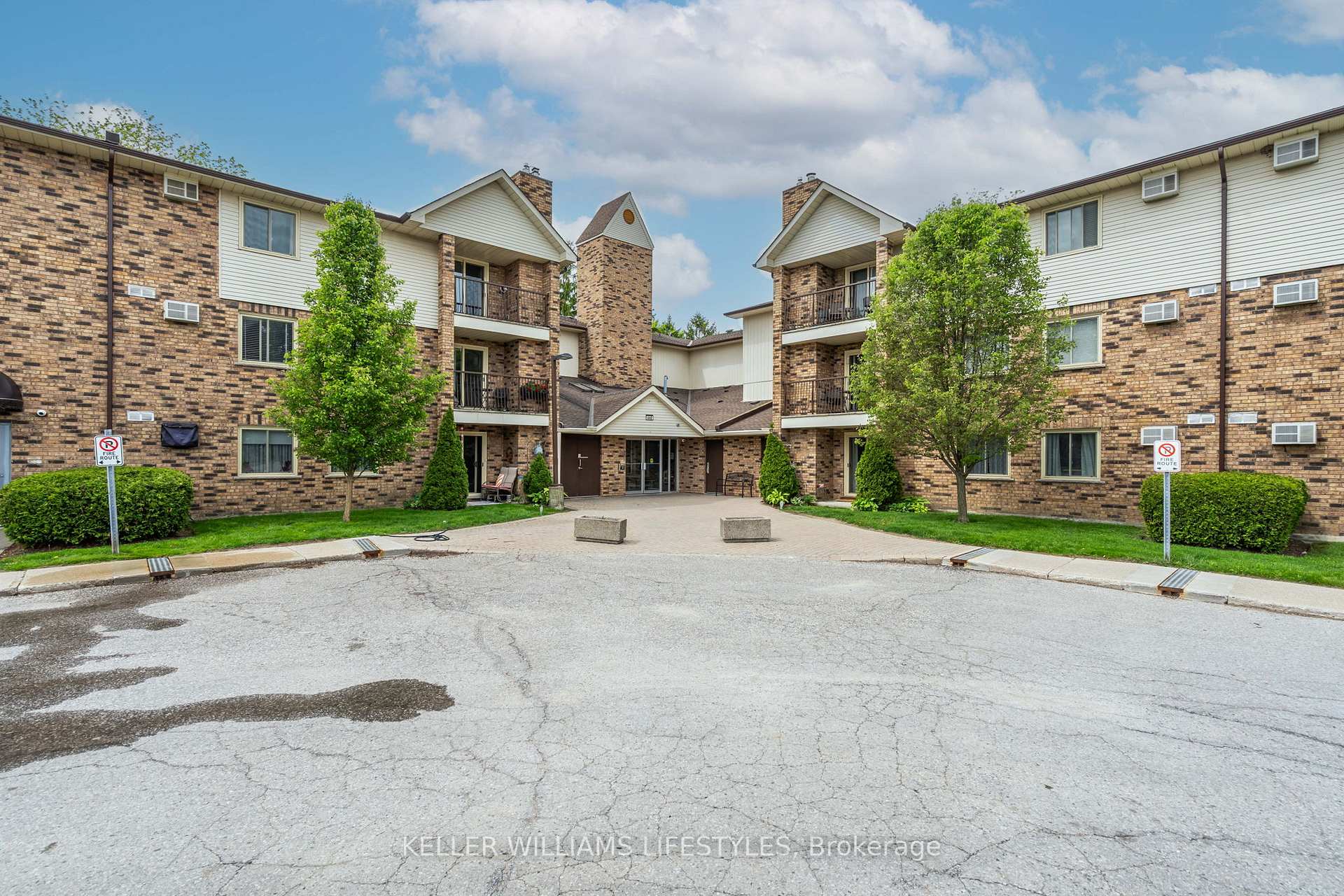 Front of Unit 317, 440 Wellington Street