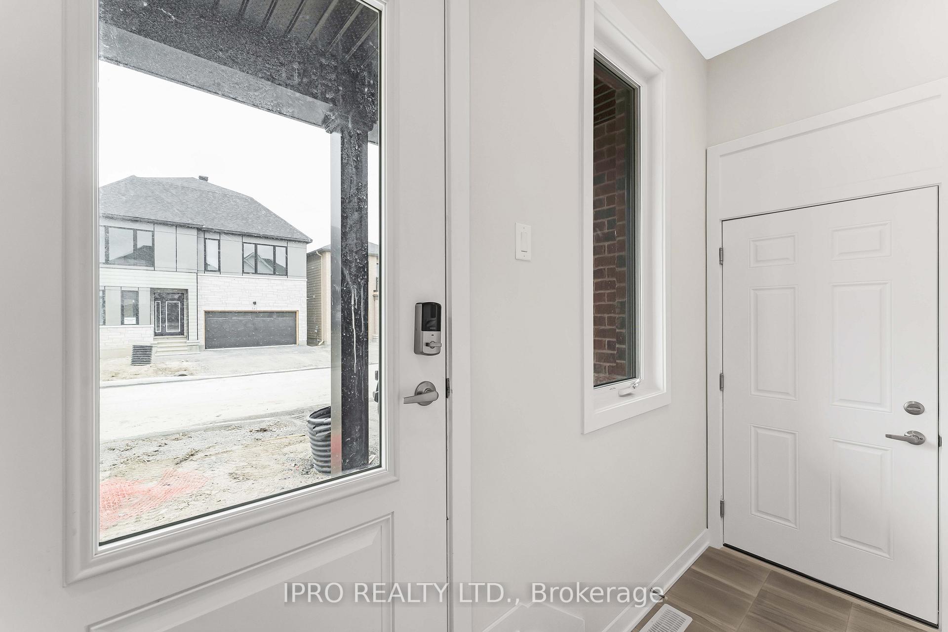 Photo 3 of 347 Peninsula Road, Ottawa, Barrhaven - Heritage Park — HOMEH