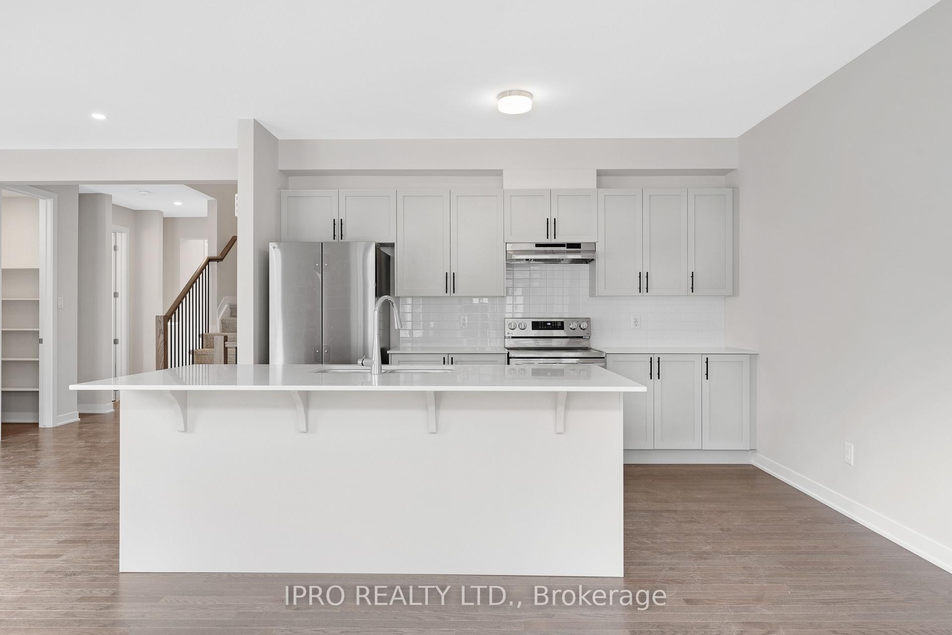 Photo 10 of 347 Peninsula Road, Ottawa, Barrhaven - Heritage Park — HOMEH