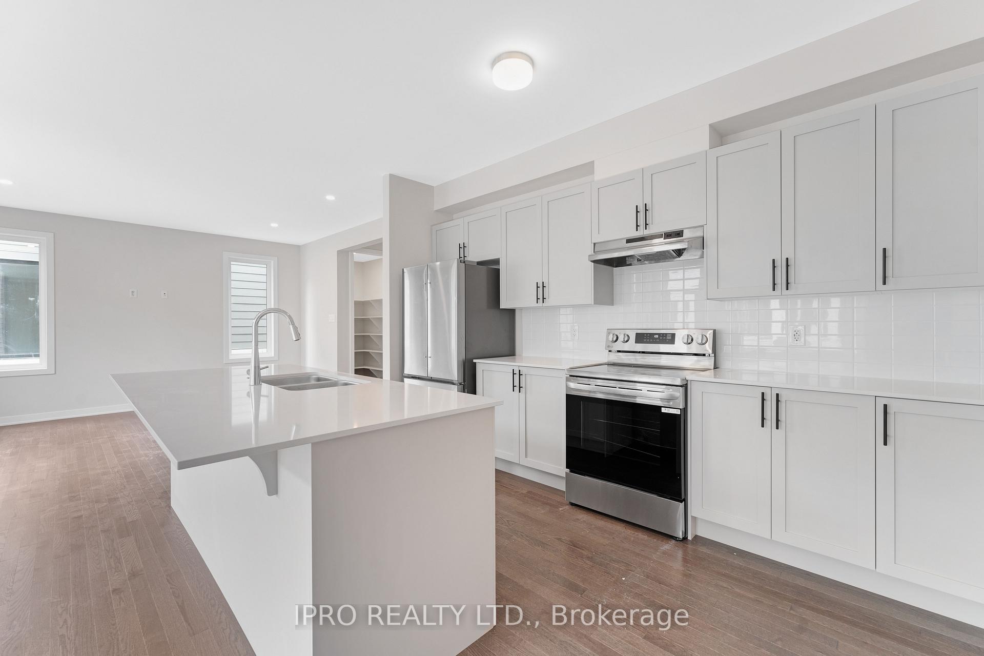 Photo 11 of 347 Peninsula Road, Ottawa, Barrhaven - Heritage Park — HOMEH