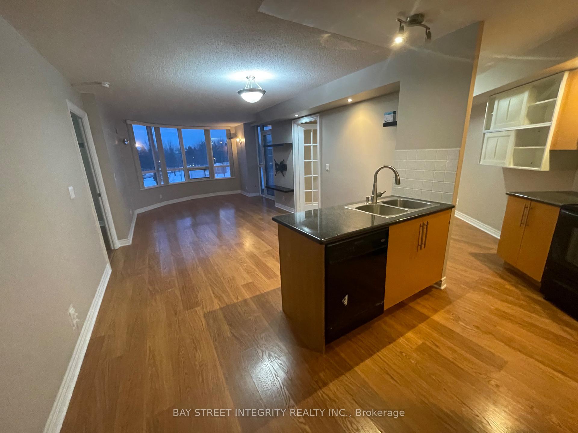 Photo 4 of Unit 613, 33 Cox Boulevard, Markham, Unionville — HOMEH