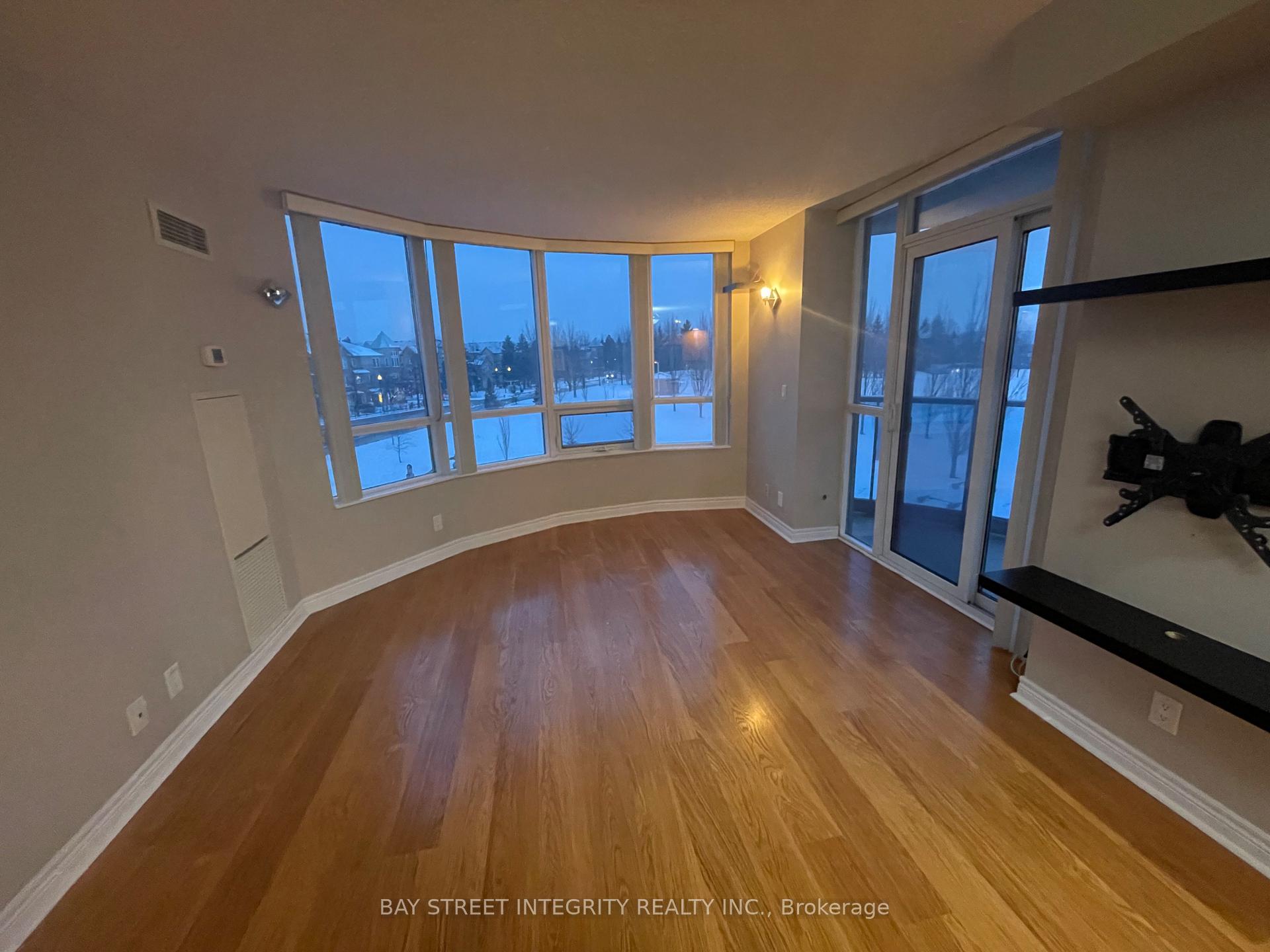 Photo 6 of Unit 613, 33 Cox Boulevard, Markham, Unionville — HOMEH