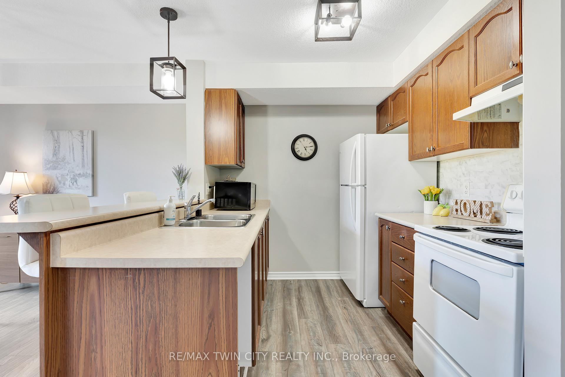 Photo 14 of Unit 1D, 45 Cedarhill Crescent, Kitchener — HOMEH
