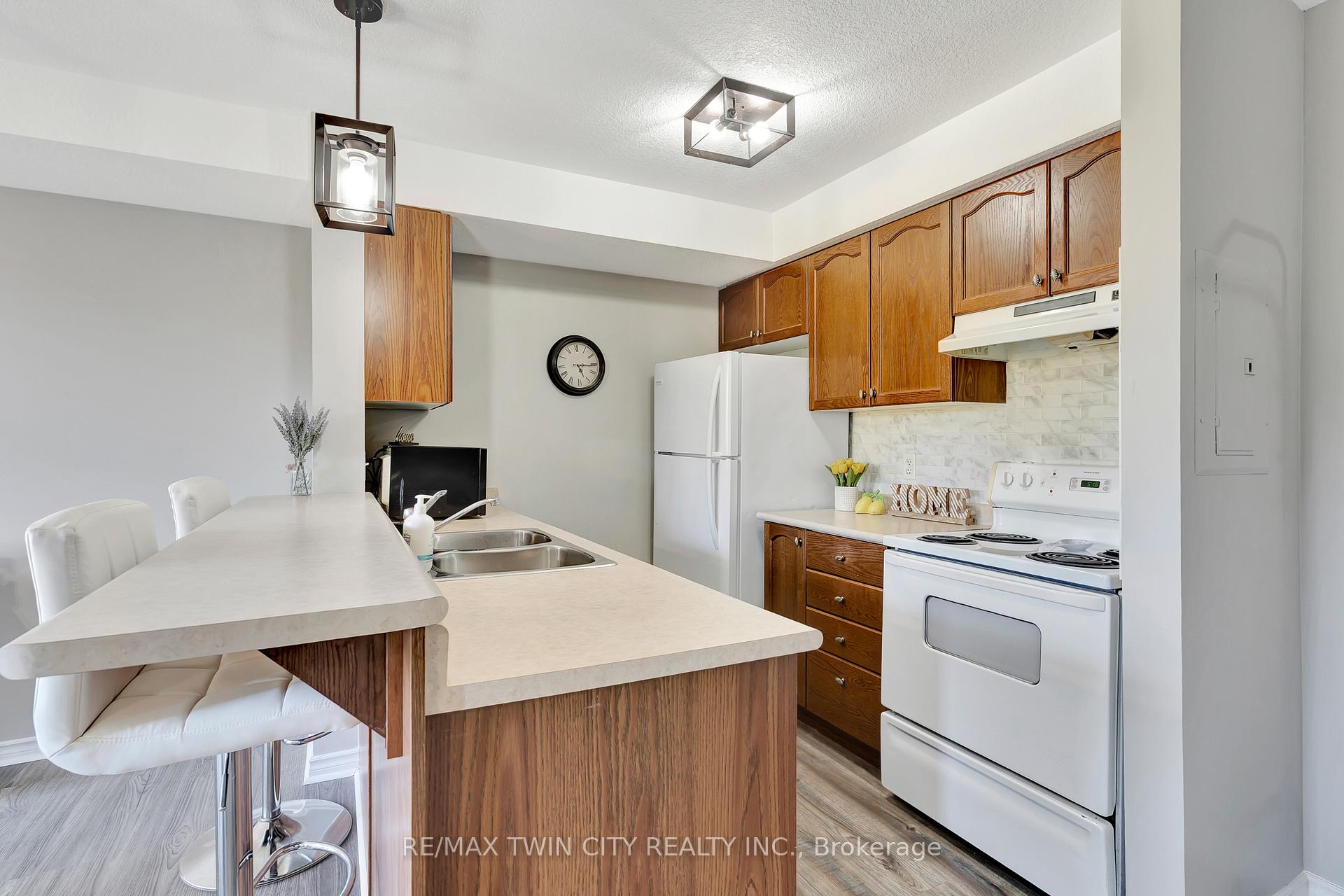 Photo 15 of Unit 1D, 45 Cedarhill Crescent, Kitchener — HOMEH