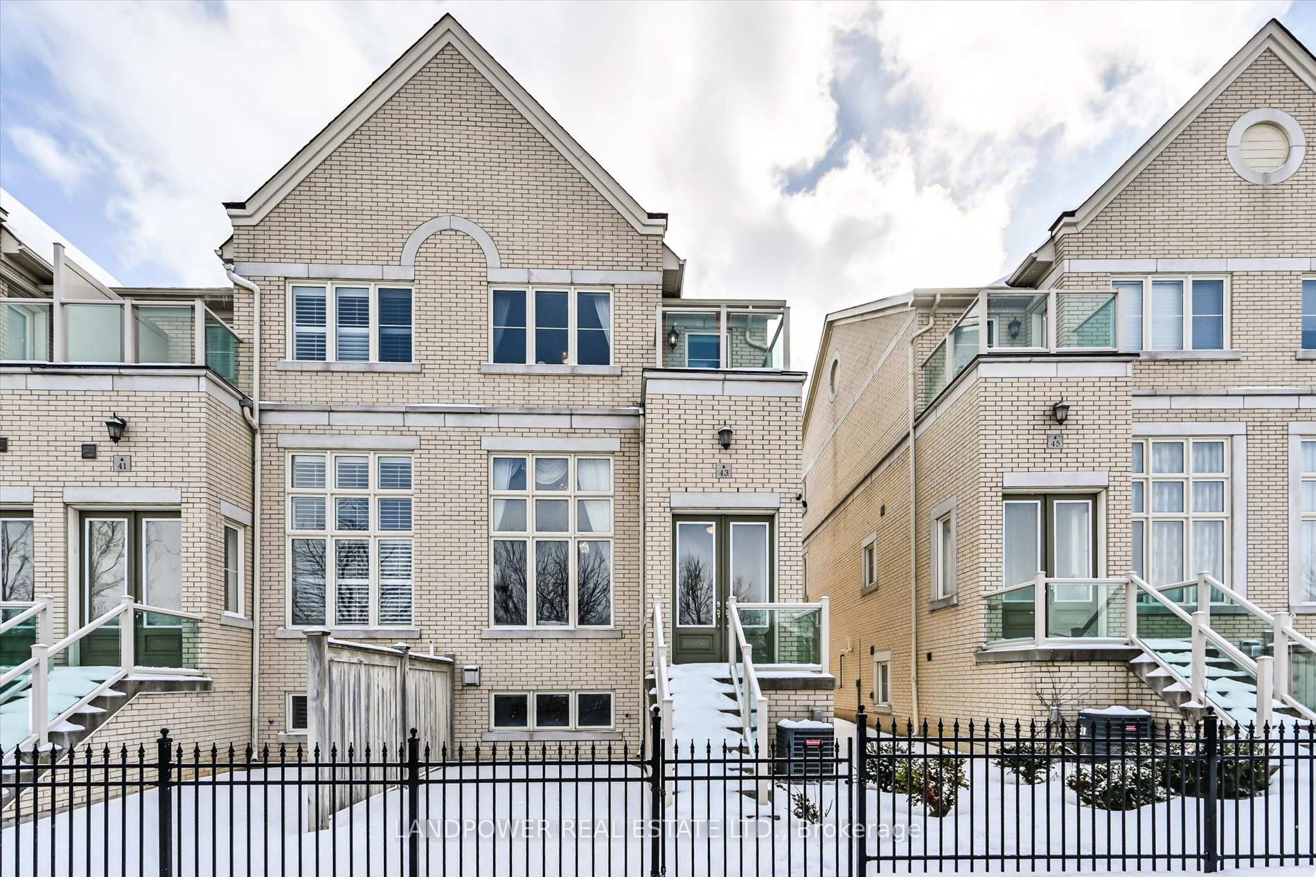 Photo 2 of 43 Victor Herbert Way, Markham, Cathedraltown — HOMEH