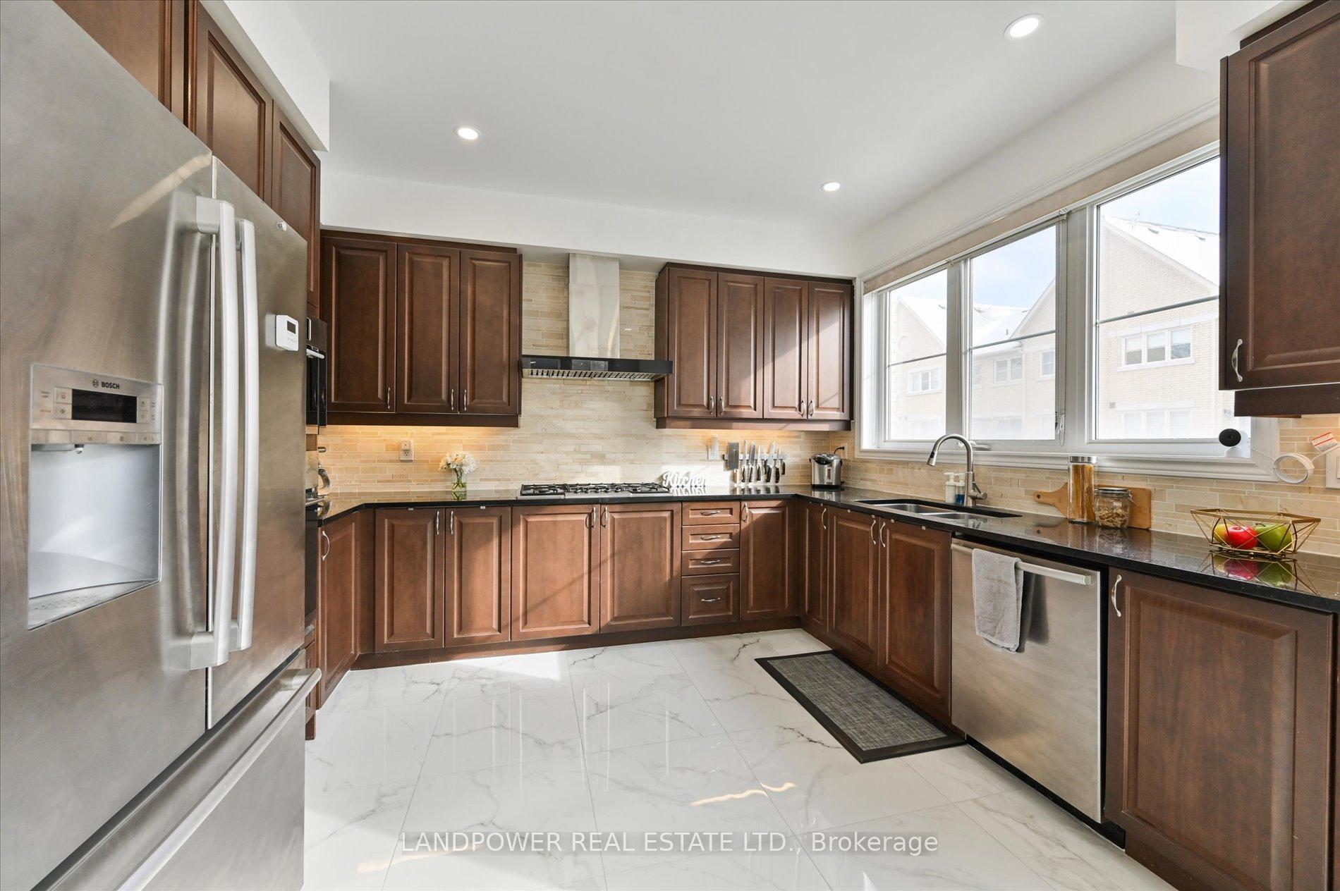 Photo 12 of 43 Victor Herbert Way, Markham, Cathedraltown — HOMEH