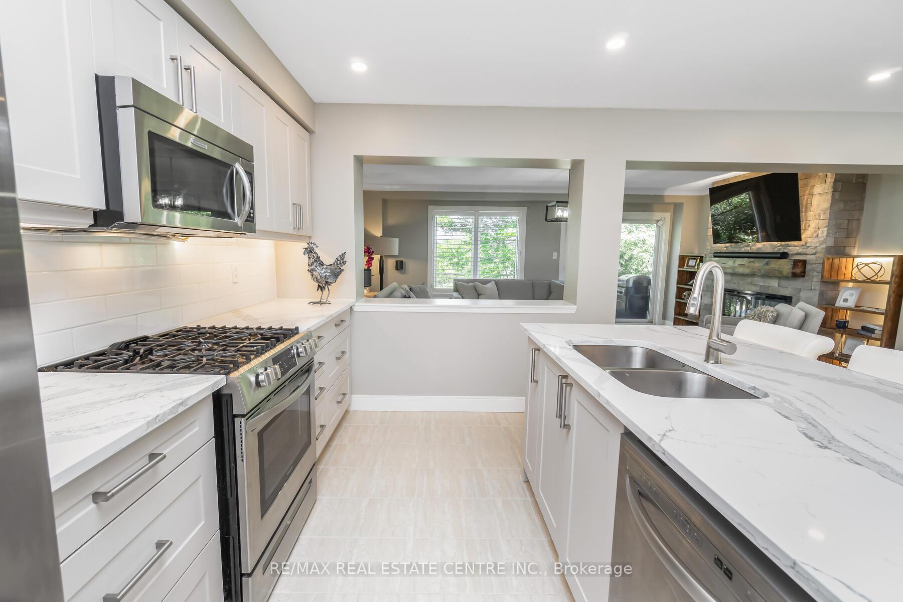 Photo 9 of Unit 21, 1035 Victoria Road S, Guelph, Kortright East — HOMEH