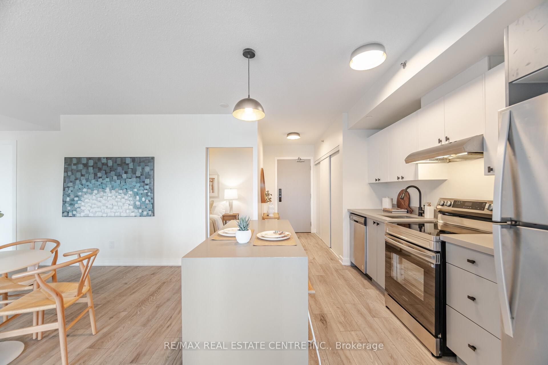 Photo 9 of Unit B217, 3200 Dakota Common, Burlington, Alton — HOMEH