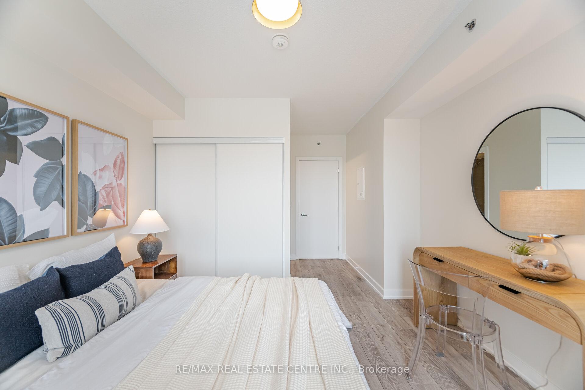 Photo 18 of Unit B217, 3200 Dakota Common, Burlington, Alton — HOMEH