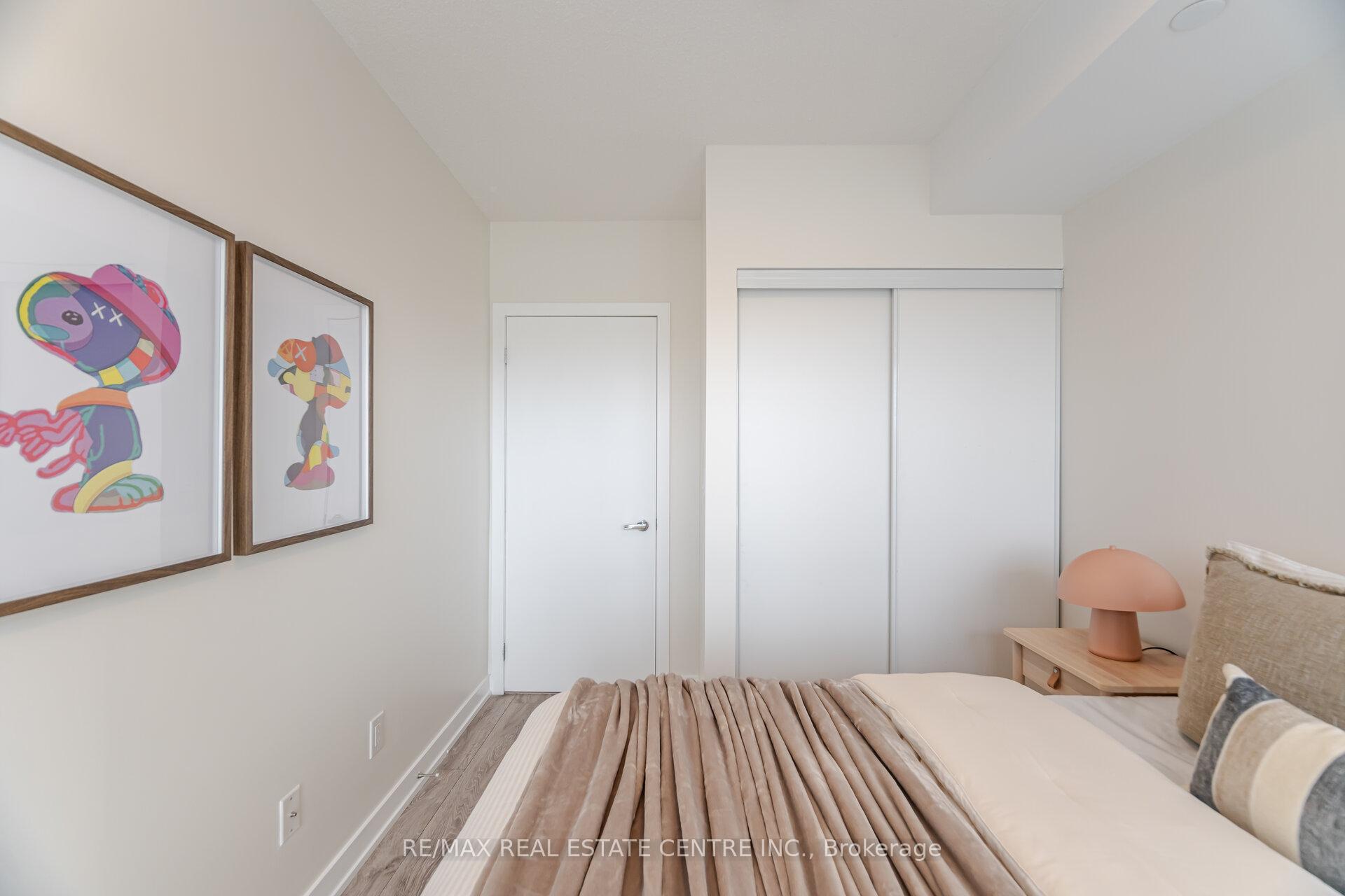 Photo 21 of Unit B217, 3200 Dakota Common, Burlington, Alton — HOMEH