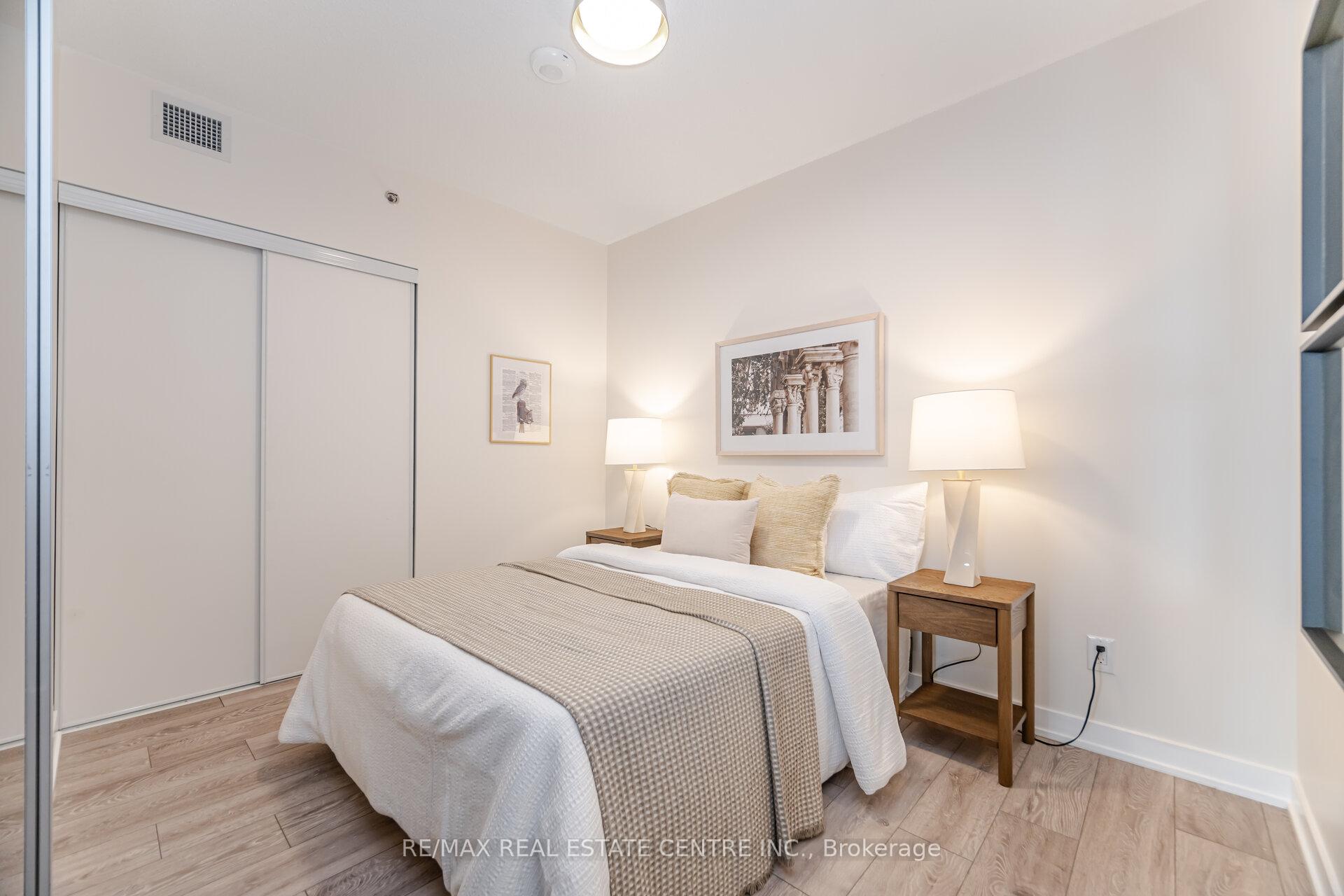 Photo 22 of Unit B217, 3200 Dakota Common, Burlington, Alton — HOMEH