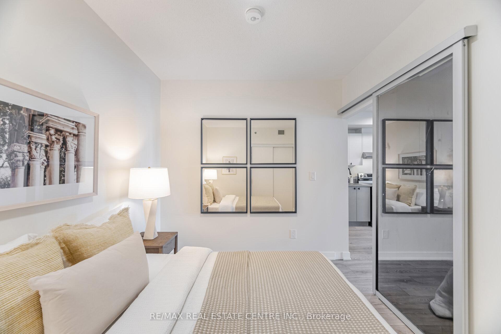 Photo 23 of Unit B217, 3200 Dakota Common, Burlington, Alton — HOMEH