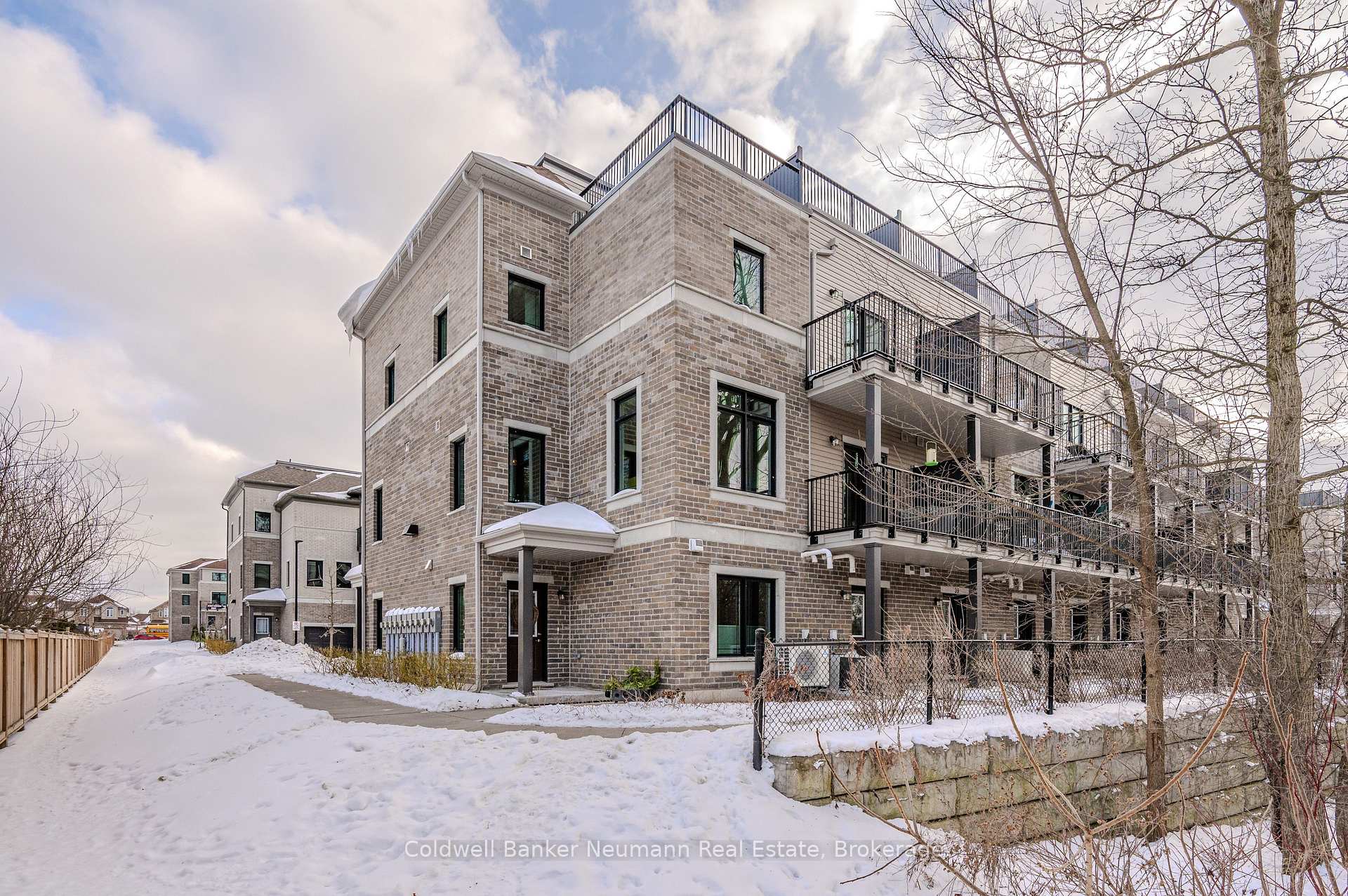 Photo 1 of Unit 37, 107 Westra Drive, Guelph/Eramosa, Rural Guelph/Eramosa West — HOMEH