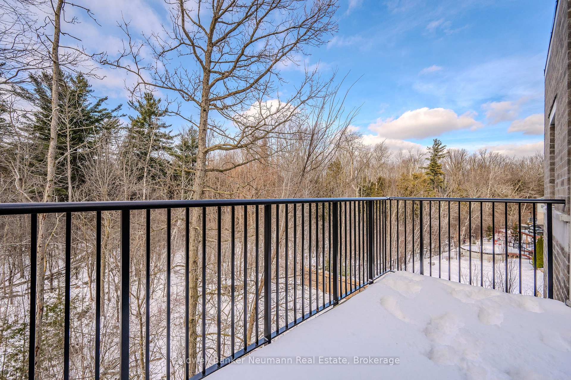 Photo 2 of Unit 37, 107 Westra Drive, Guelph/Eramosa, Rural Guelph/Eramosa West — HOMEH