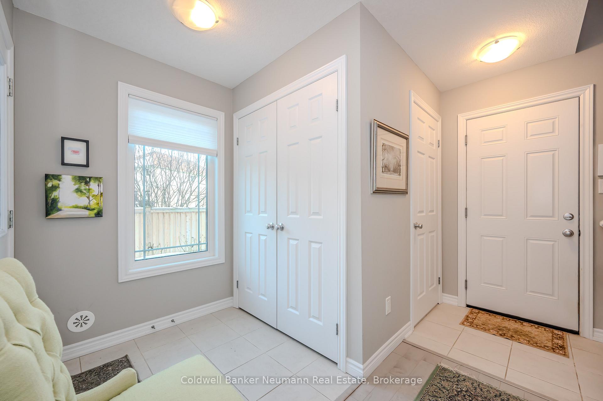 Photo 5 of Unit 37, 107 Westra Drive, Guelph/Eramosa, Rural Guelph/Eramosa West — HOMEH