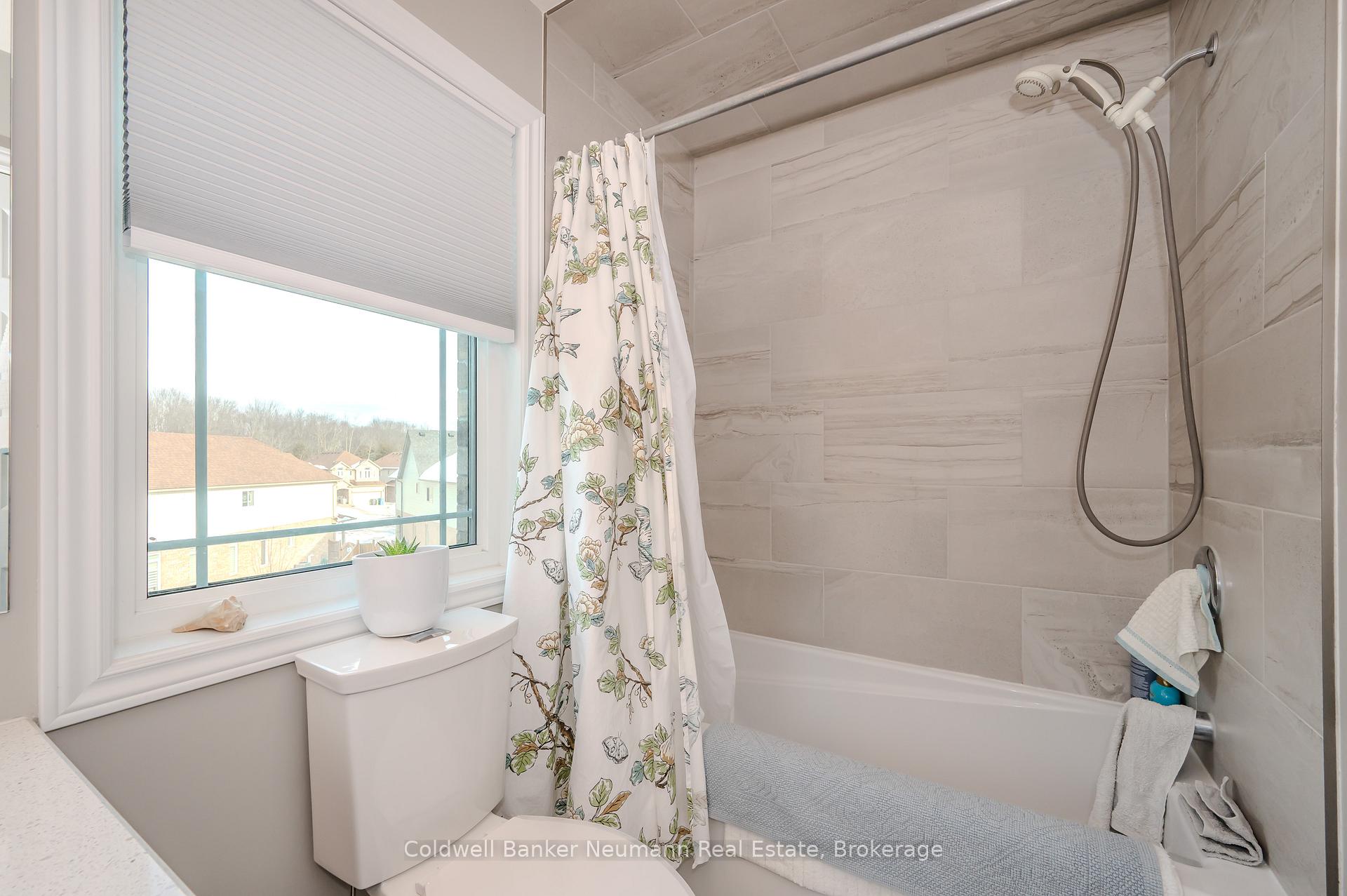 Photo 21 of Unit 37, 107 Westra Drive, Guelph/Eramosa, Rural Guelph/Eramosa West — HOMEH