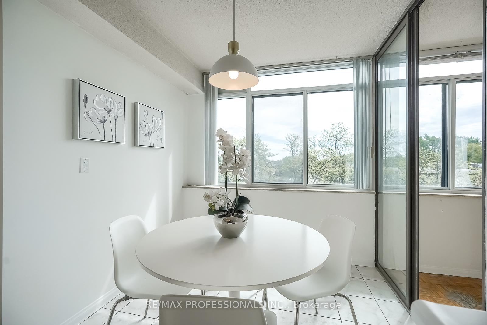 Photo 11 of Unit 407, 3000 Bathurst Street, Toronto, Englemount-Lawrence — HOMEH
