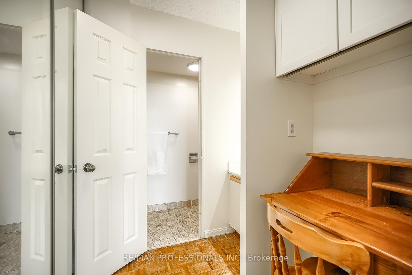 Photo 20 of Unit 407, 3000 Bathurst Street, Toronto, Englemount-Lawrence — HOMEH