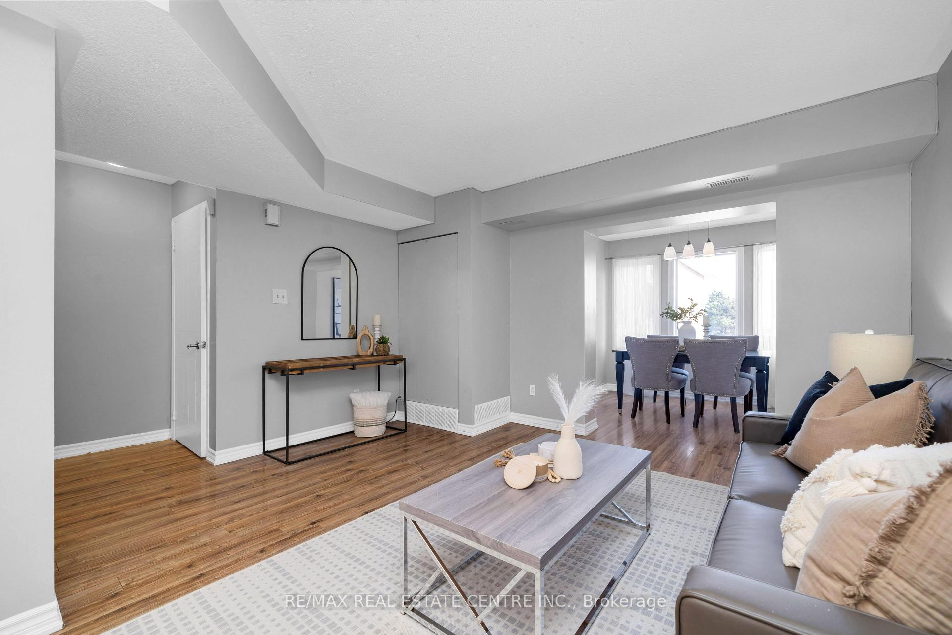 Photo 3 of 45A Wylie Circle, Halton Hills, Georgetown — HOMEH