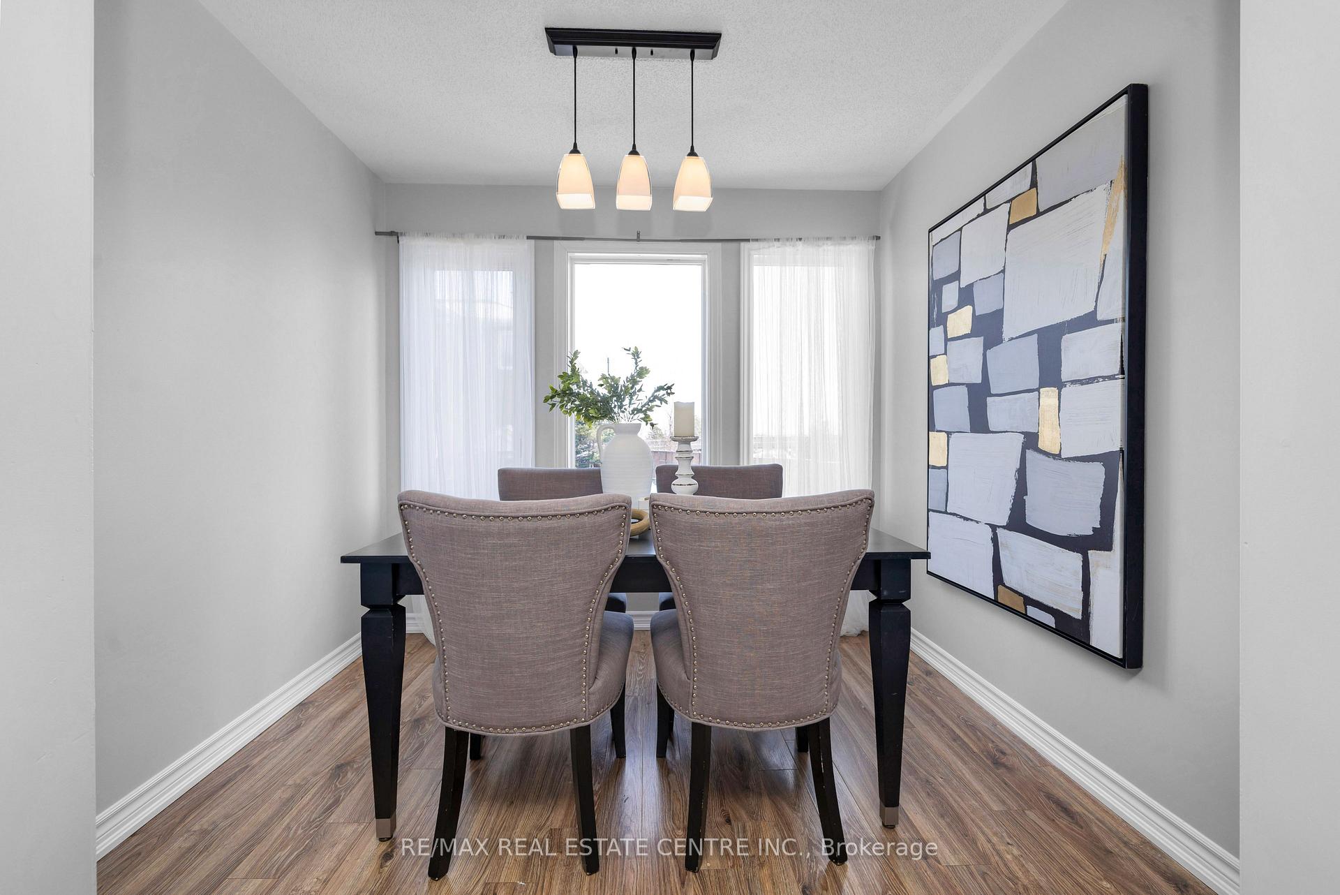 Photo 4 of 45A Wylie Circle, Halton Hills, Georgetown — HOMEH