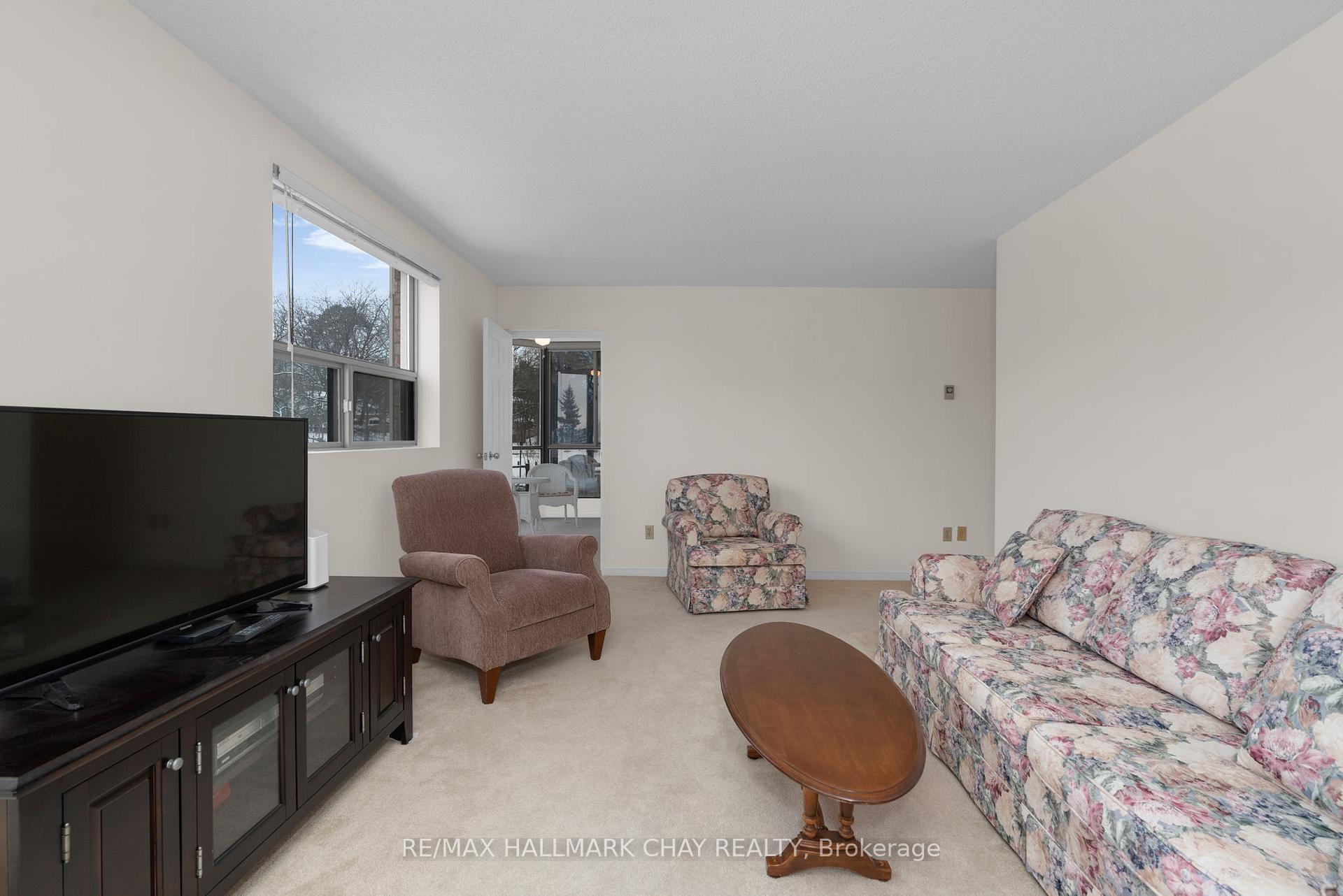 Photo 5 of Unit 208, 291 Blake Street, Barrie, North Shore — HOMEH